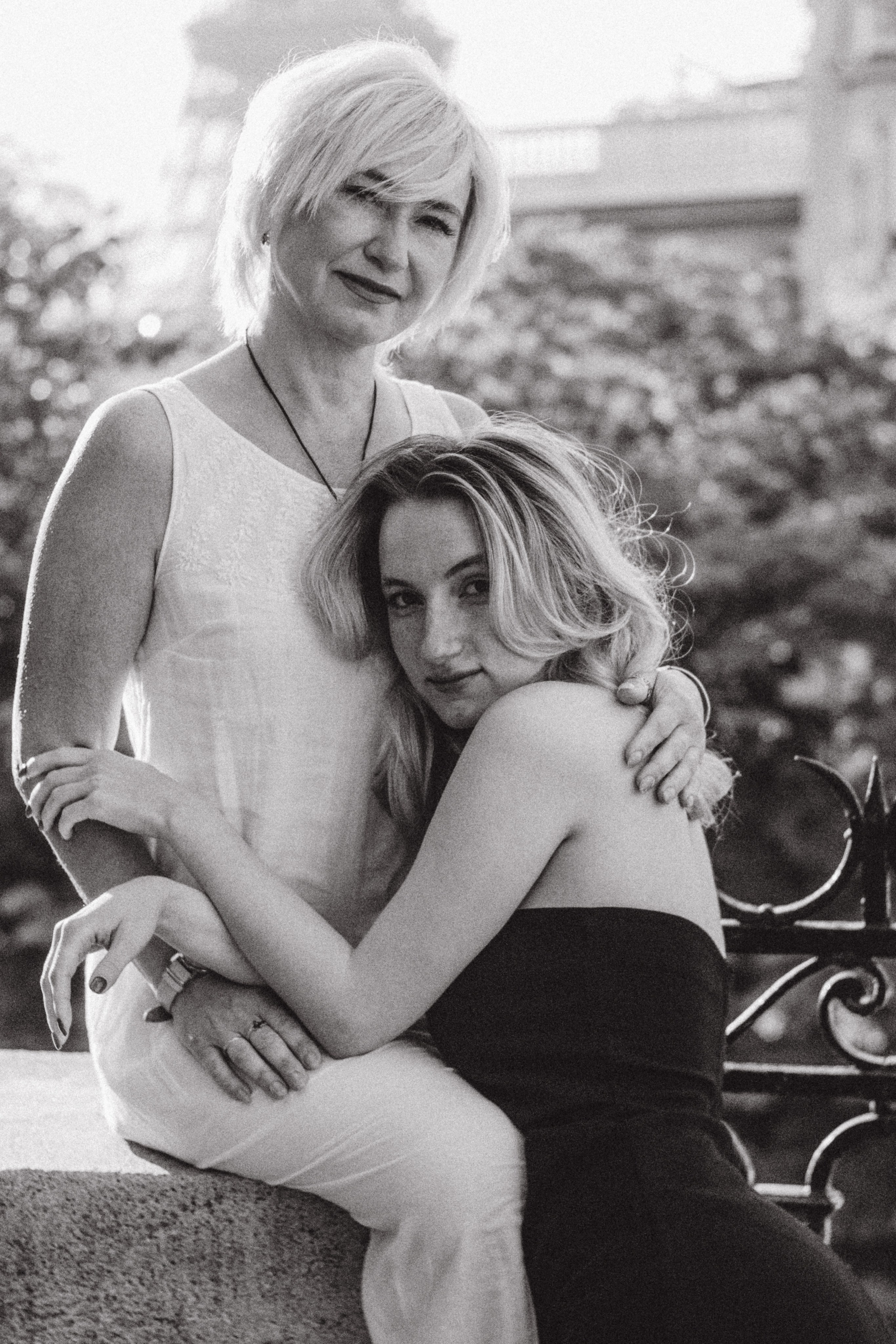 Family Photoshoot of Svetlana & Anastasia in Paris | Vlada Photo Art. Photographer in Paris: Vlada PhotoArt