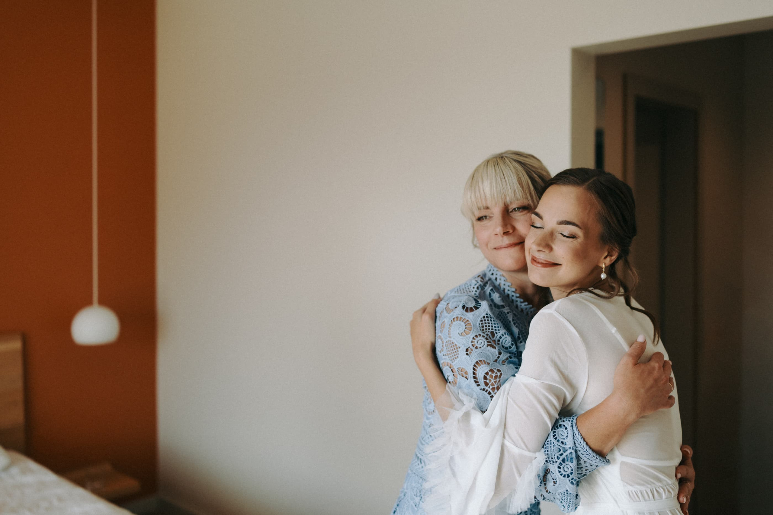 Kristīne & Artis: Romantisks kāzu stāsts Bauskas apkaimē. Fotogrāfs kāzām, ģimenēm un dažādiem pasākumiem