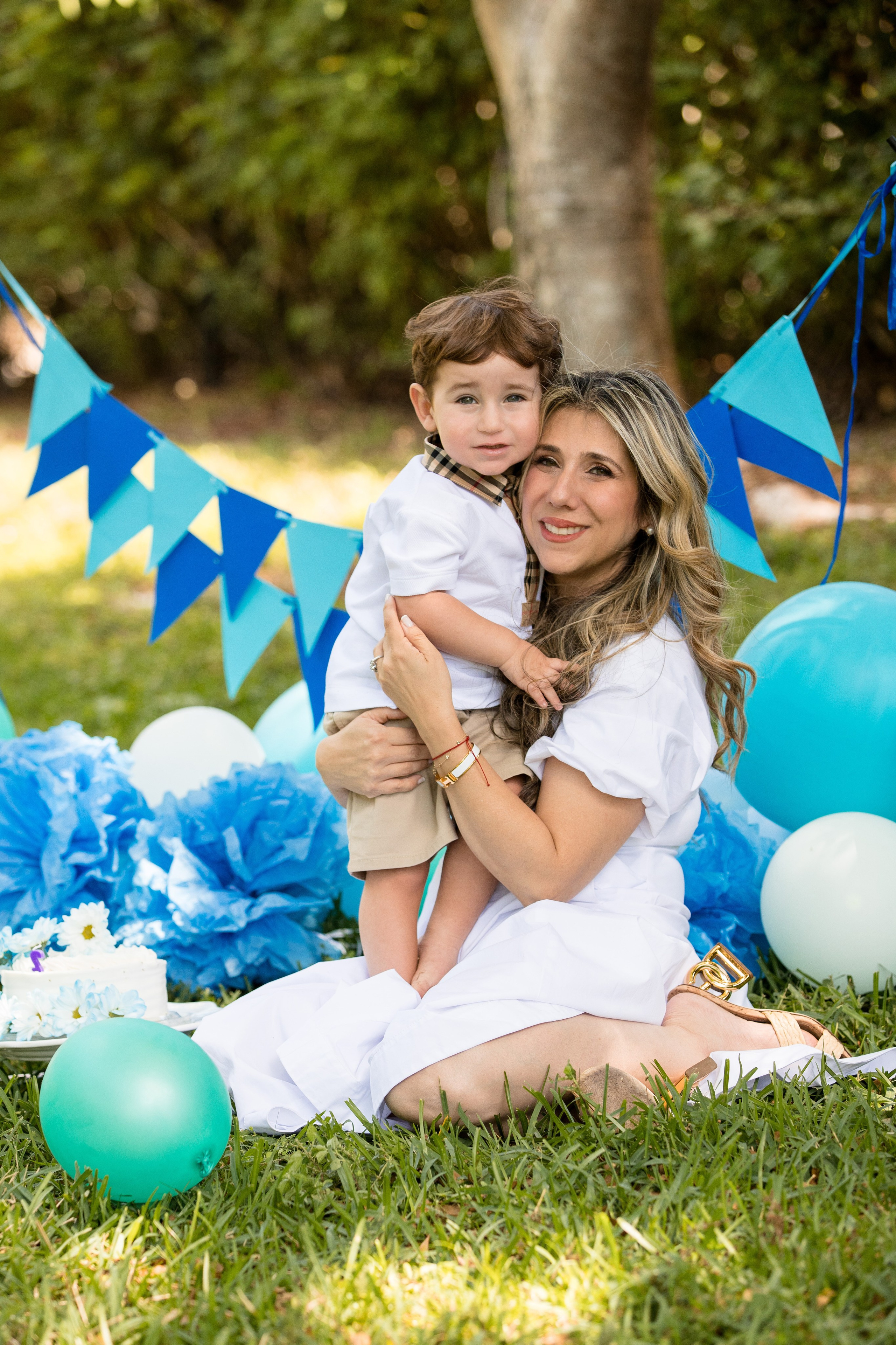 Smash cake photo session in Miami. Miami Family and Event Photographer