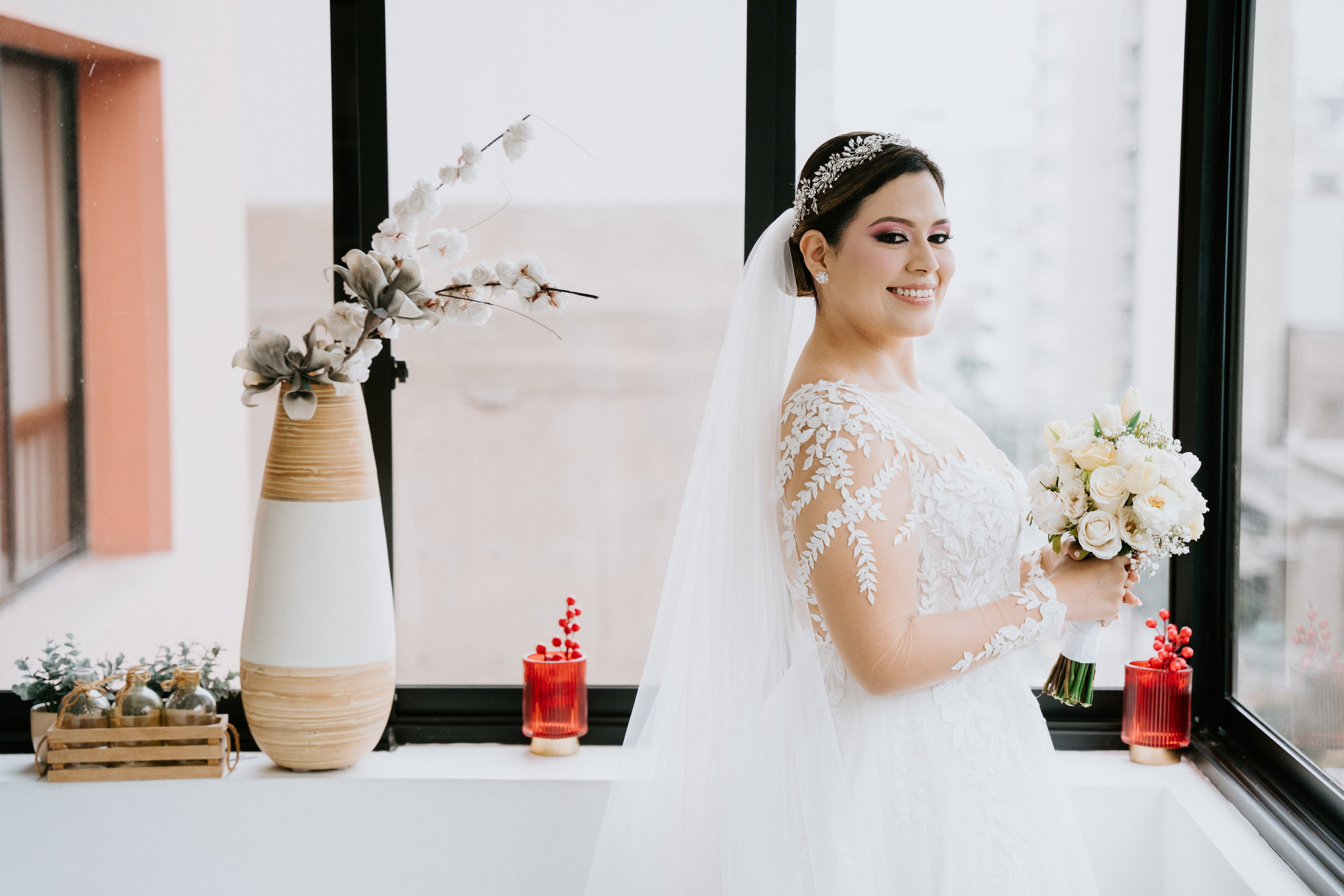 Un vistazo de un día especial. Fotógrafo de Bodas en Lima | Ronhy Altamirano. Fotografía narrativa y cinematográfica para bodas, quinceañeras y eventos exclusivos