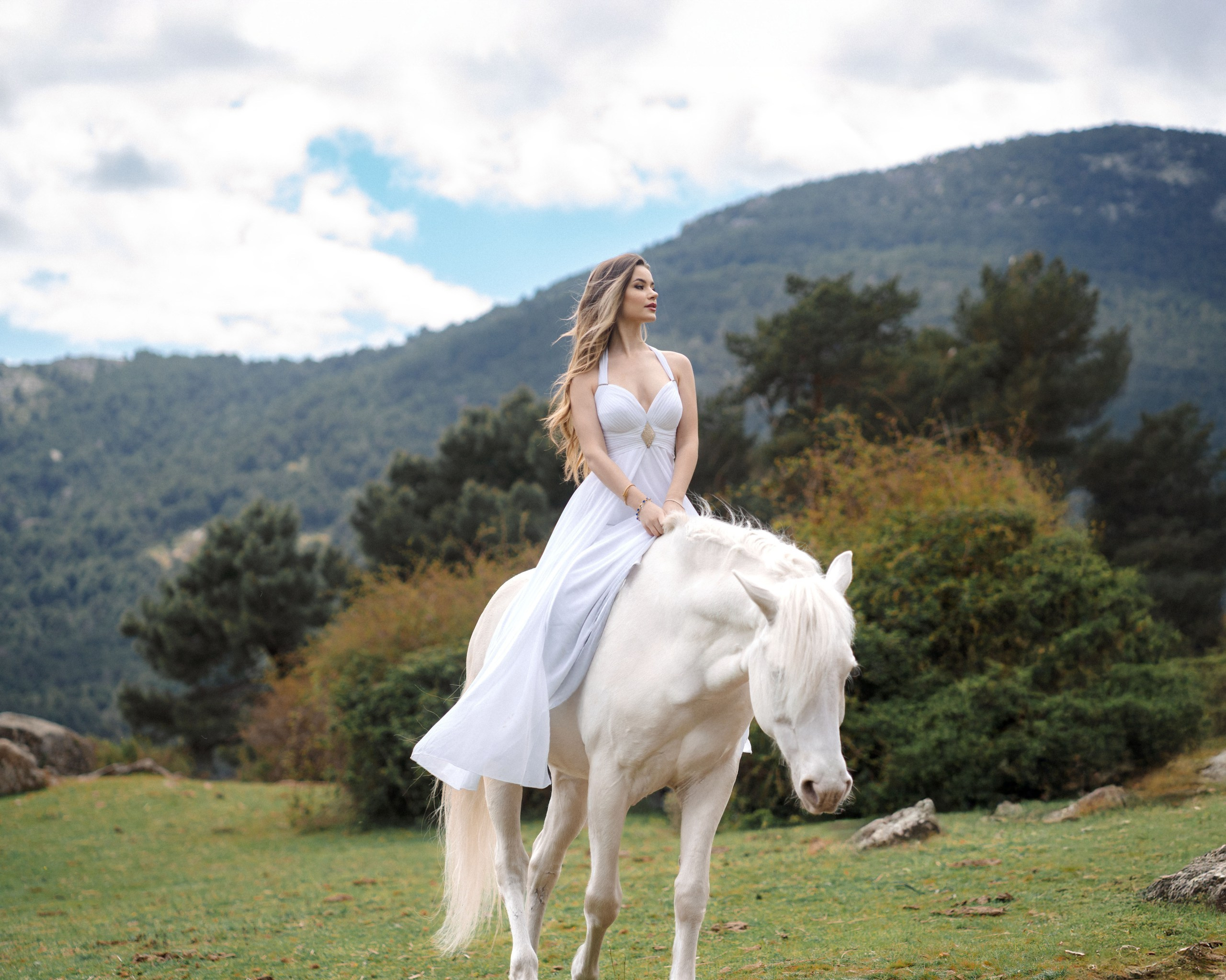 Конная фотосессия. Женские портреты в Мадриде — естественная красота и свет | Anna Maruleva