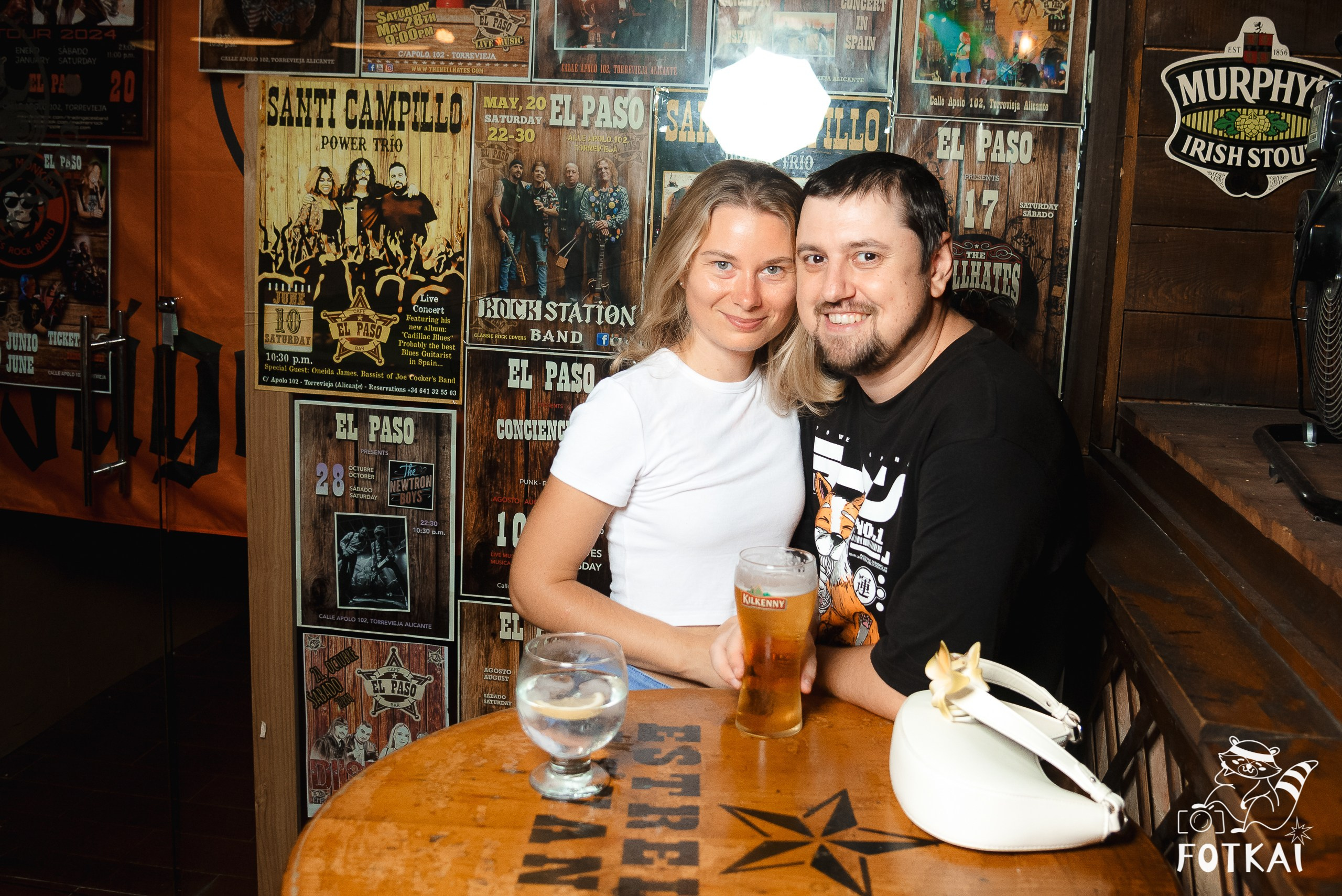 Reportaje fotográfico de FOTKAI | Get Back en El Paso Bar | Torrevieja, España, 12 de julio de 2025