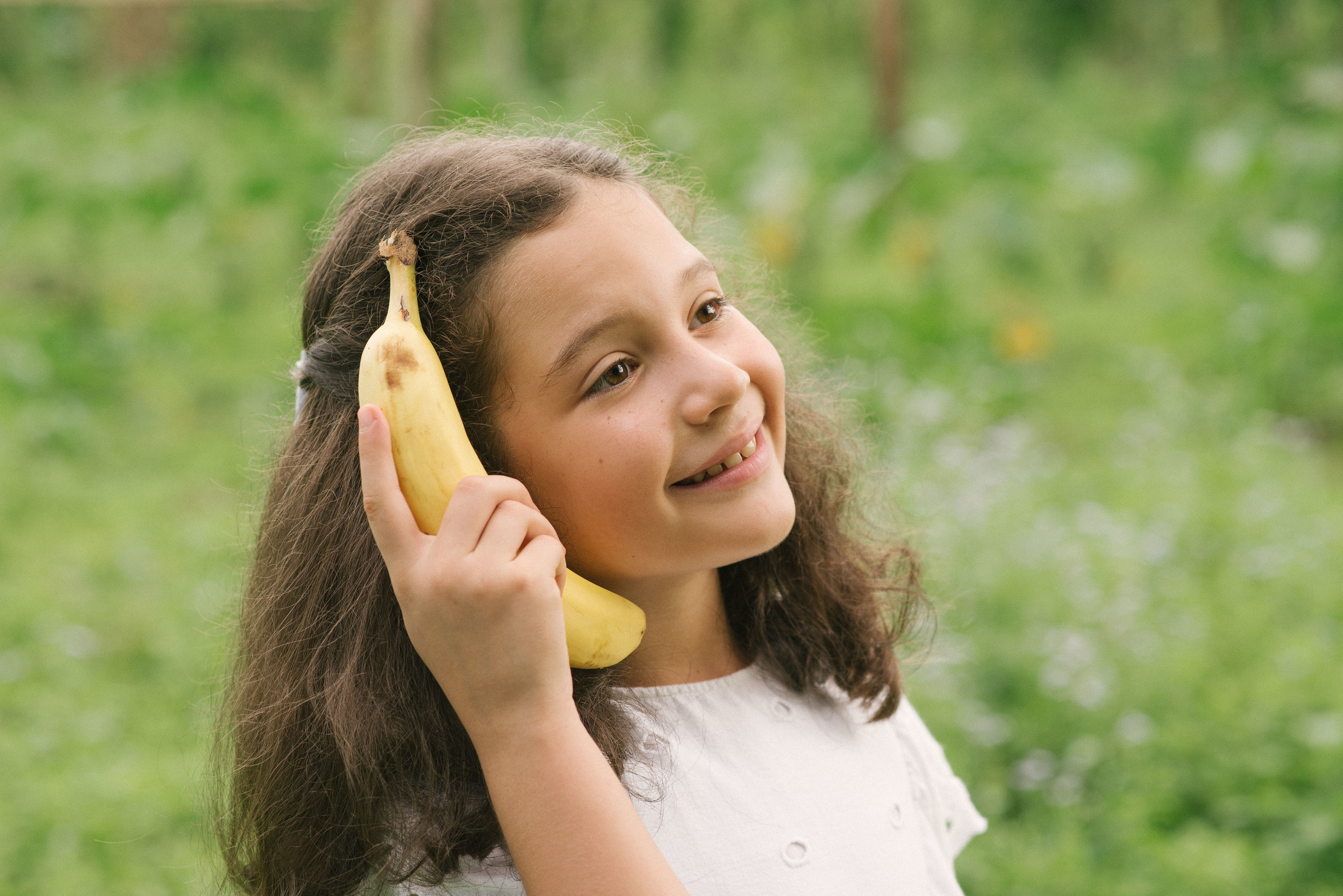 Hermosa familia en el campo. Fotógrafo familiar, retratos. Panamá, Chiriqui. Ruslán Rusakóv