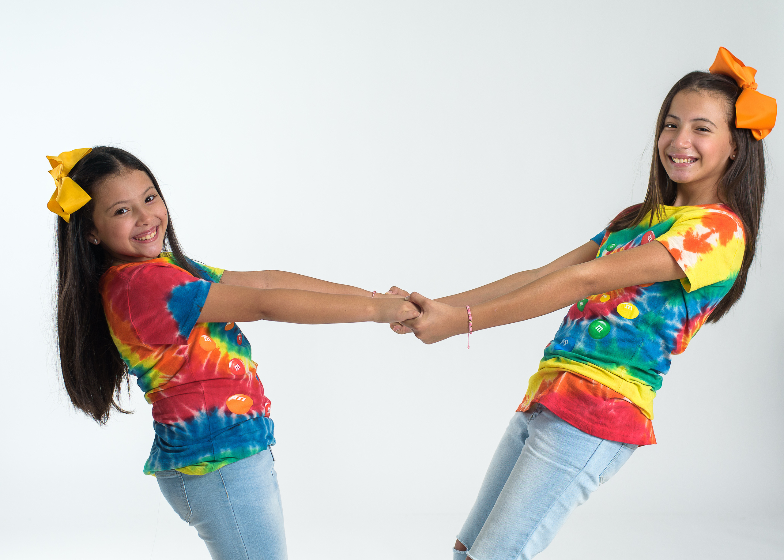 Tres niñas estudio. Fotógrafo familiar, retratos. Panamá, Chiriqui. Ruslán Rusakóv