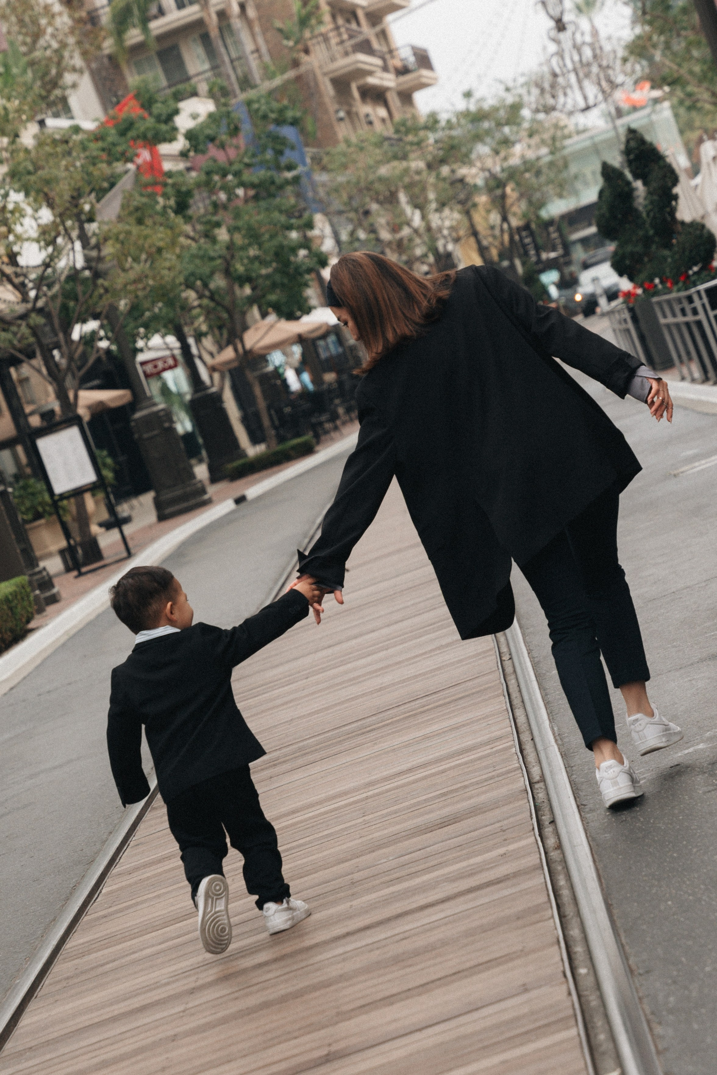 Santa Monica Family photographer. Los Angeles family photographer. Family photography. Family photoshoot. Maternity photoshoot. Beach family photoshoot. Home family photoshoot. Maternity beach photoshoot. Family holiday photoshoot. Family photographer. Photographer for families
