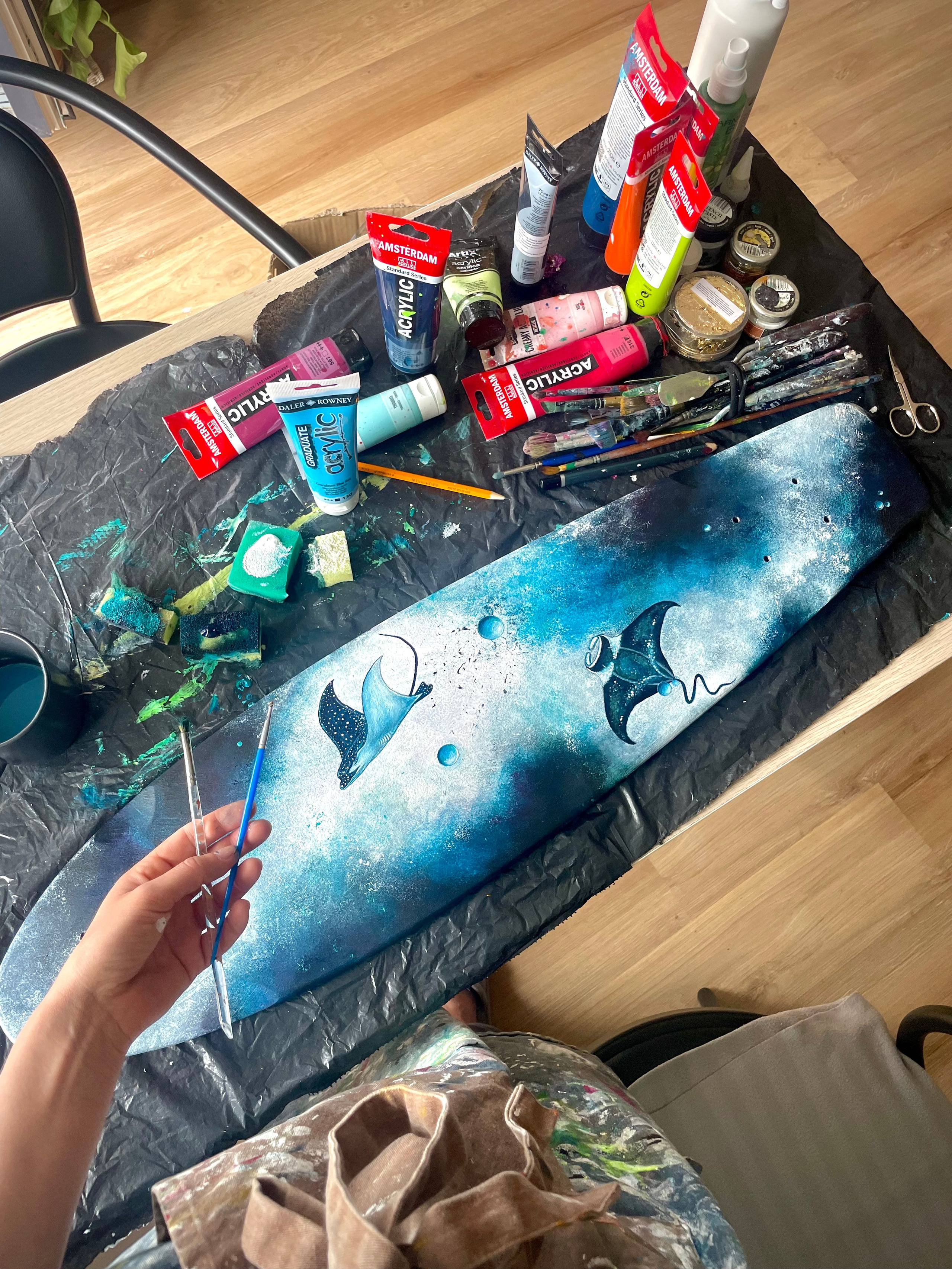 Skupinový workshop introspektivní malby. Dana Lišková — Empatická fotografka | Introspektivní umělkyně | Neurodivergentní koučka| Zakladatelka Artepy.cz