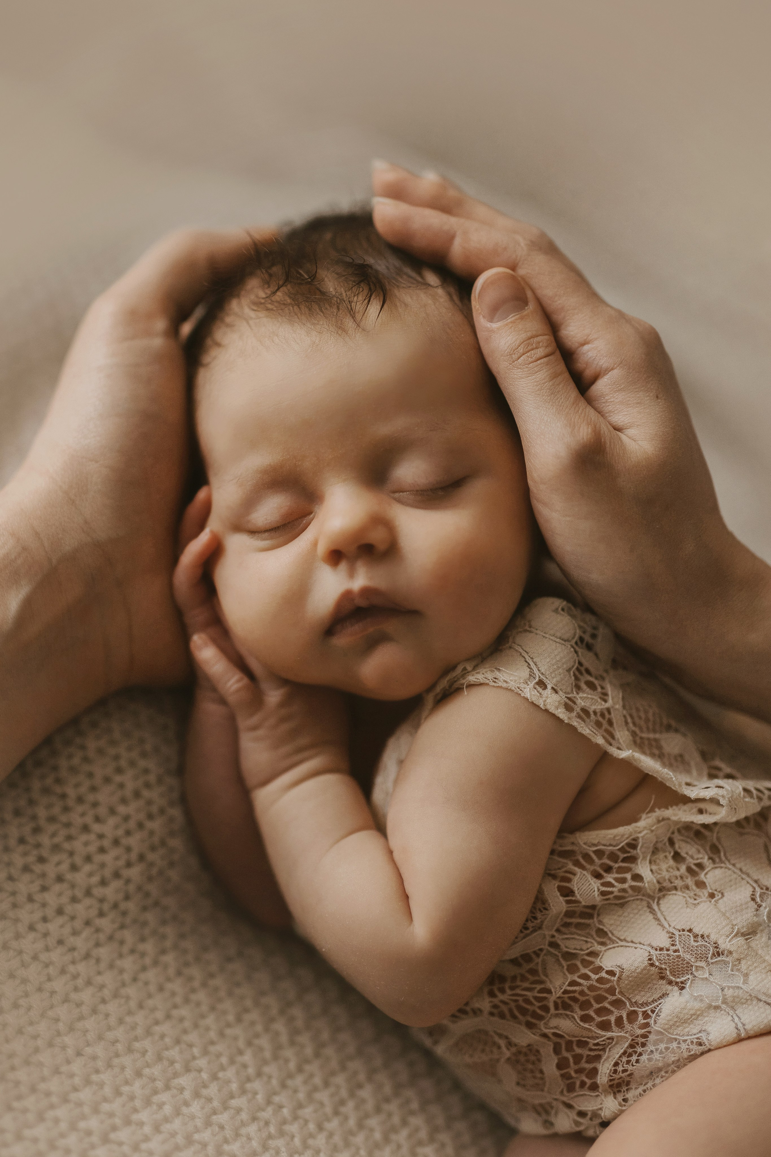 Newborn Shooting at the age of 1 Month. Family Fotografer in München und Umgebung