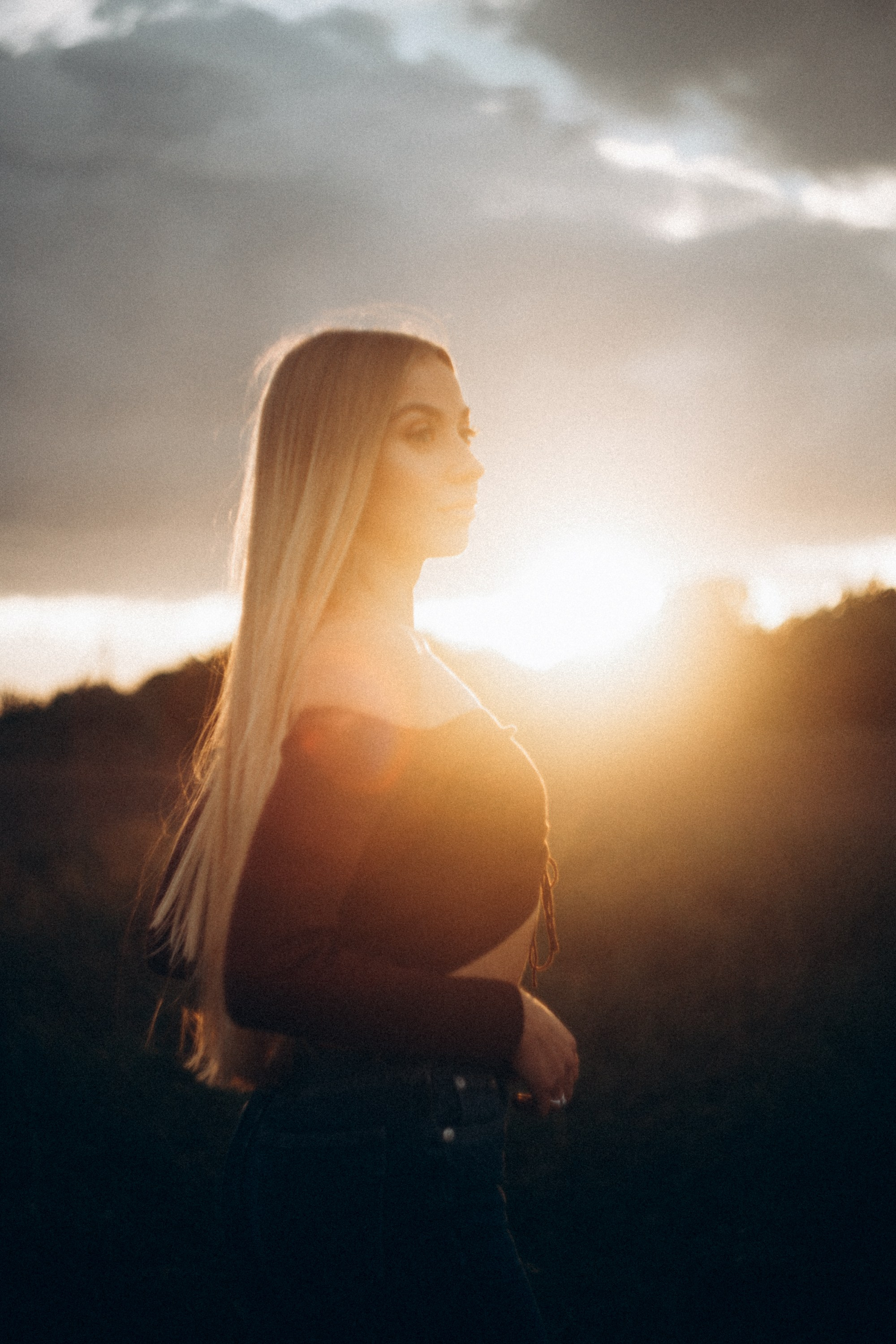 Outdoor Portrait Photoshoot: The Magic of Sunset Light in Tbilisi. Photographer & videographer in Tbilisi, Georgia