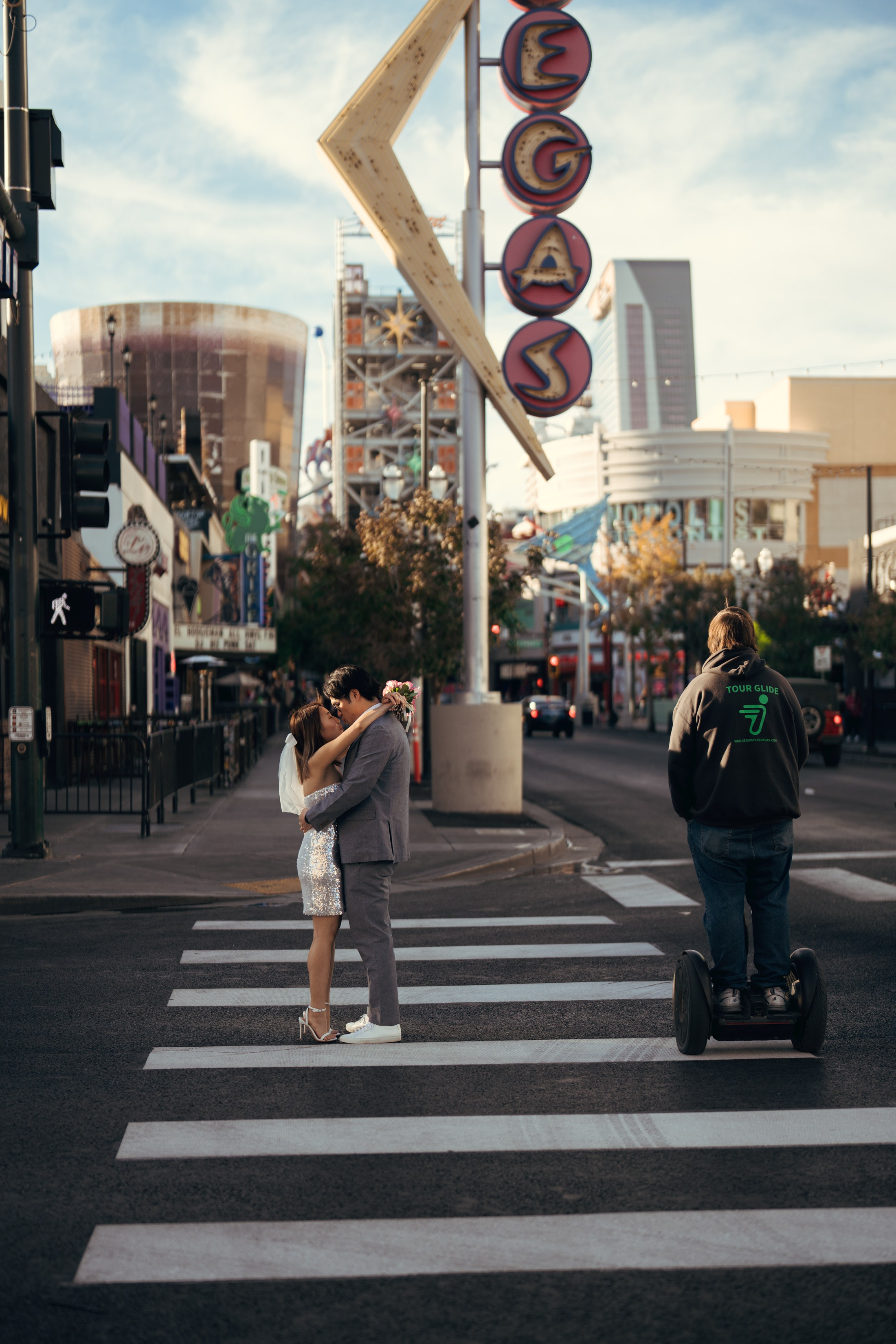 Yee Po& Jit. Wedding & elopement photographer Viktoriya Kravtsov. Las Vegas