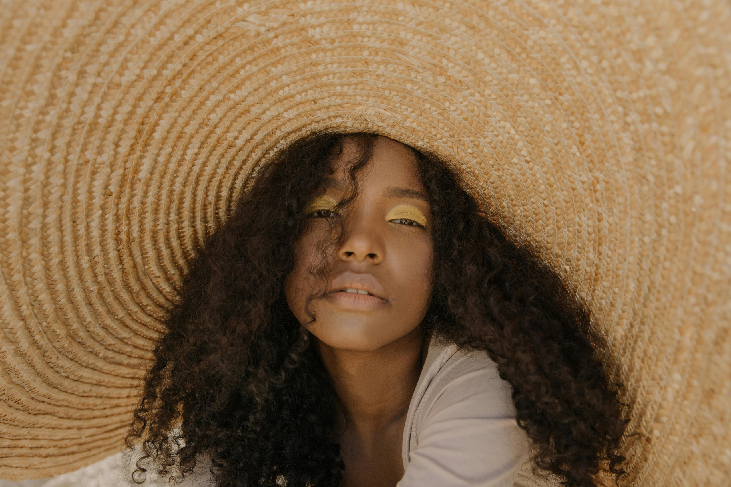 Desert dream: artistic fashion photoshoot. Alice Bell — Wedding photographer in New York