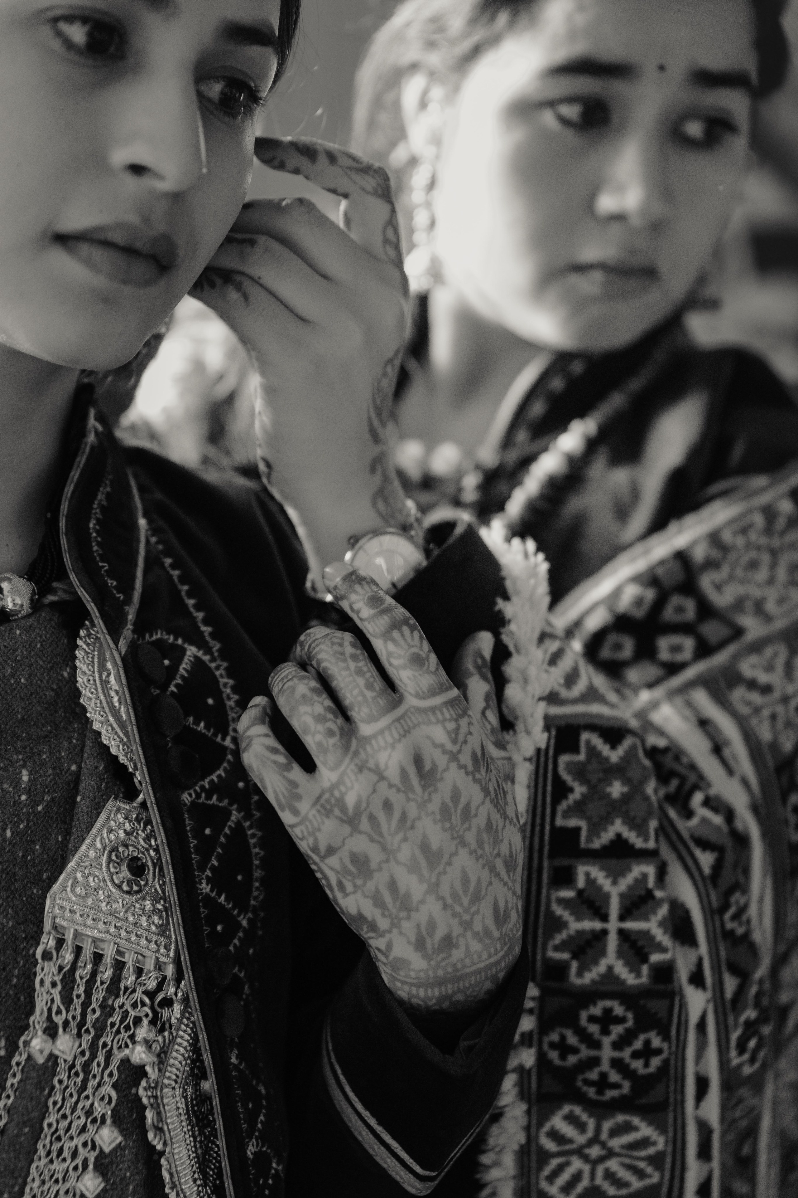 Arti & Akshay. Wedding and Family photographer in india