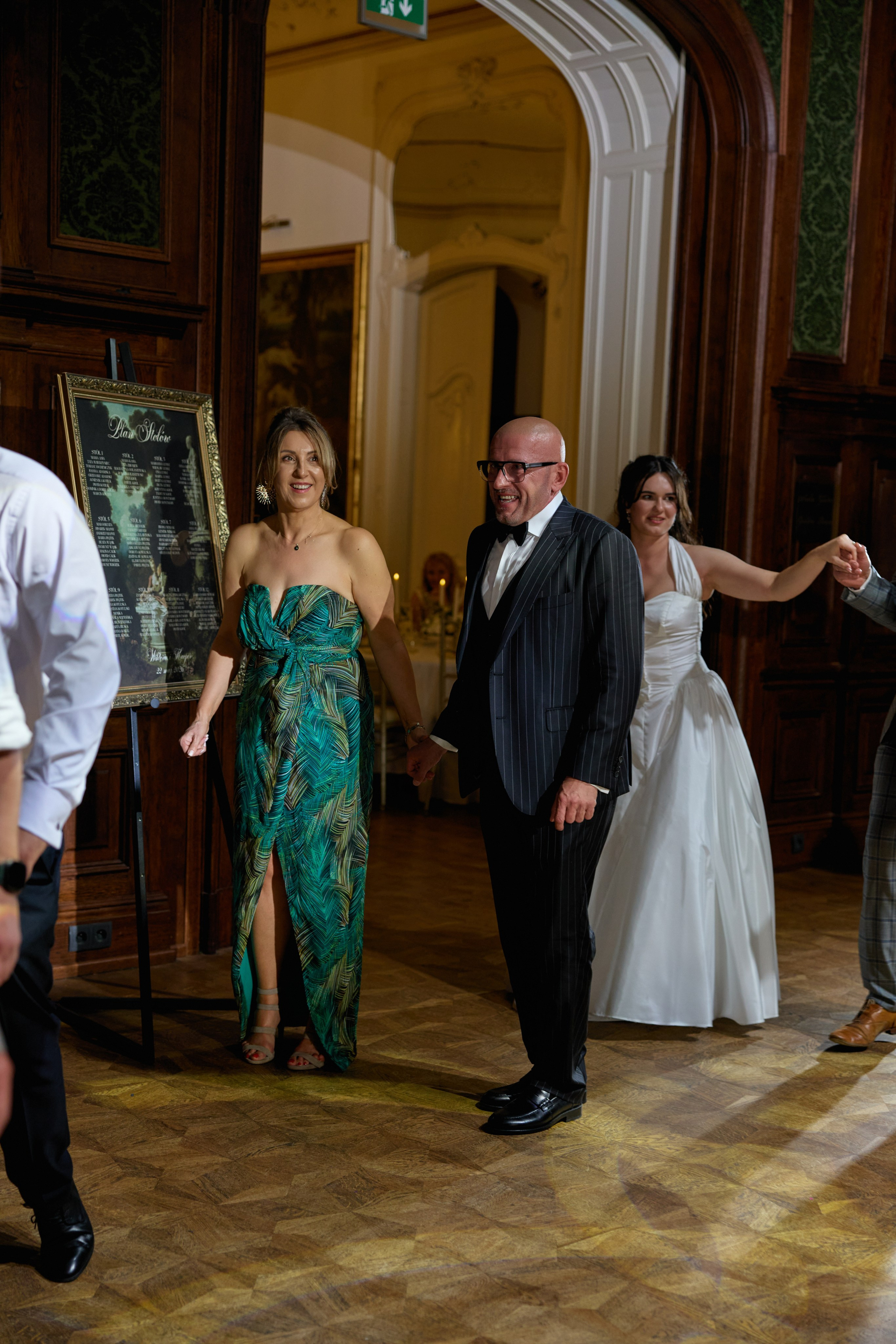 Wiktoria & Kacper. Pałac Goetz. Fotograf ślubny i rodzinny w Krakowie Yana Klymova