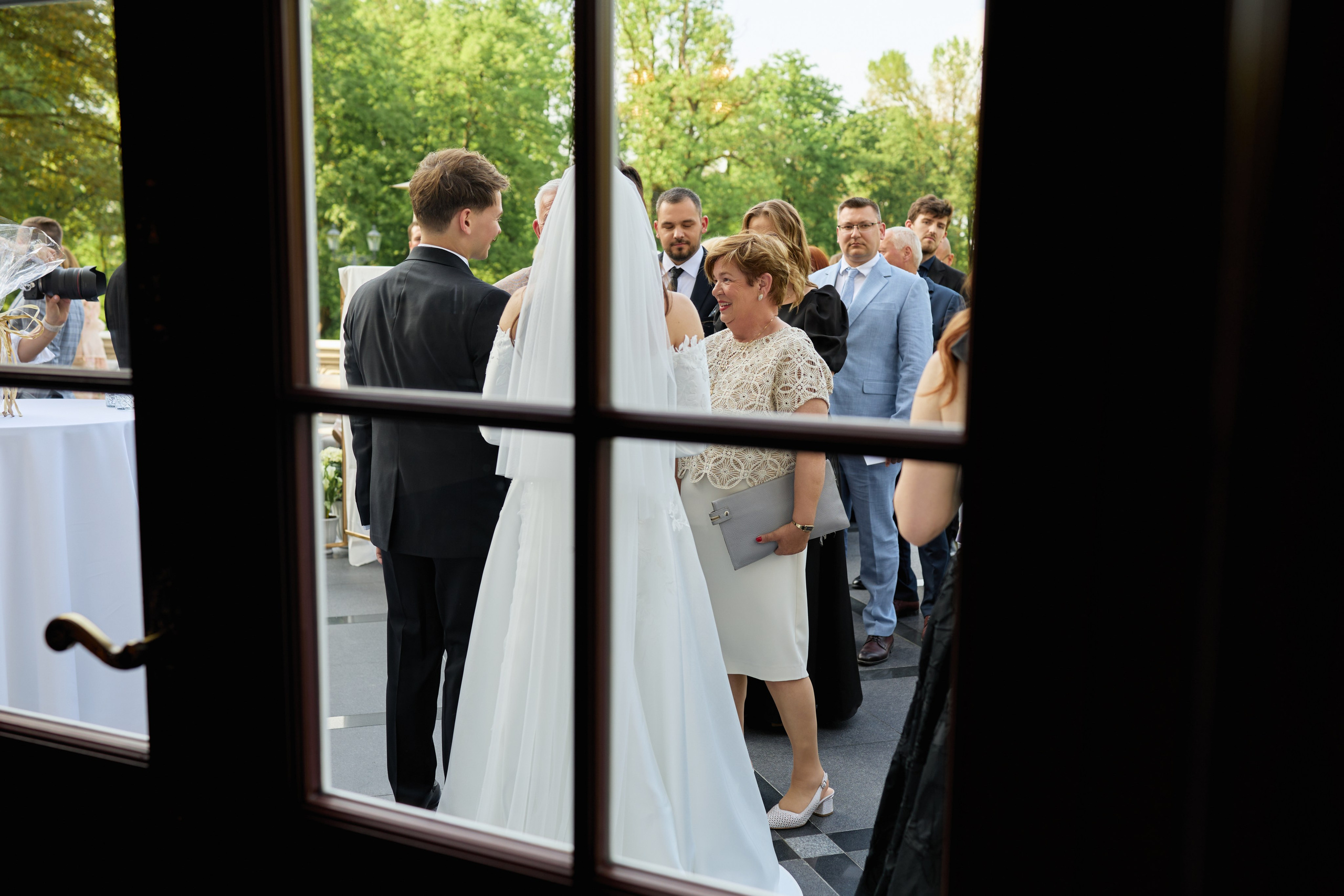 Wiktoria & Kacper. Pałac Goetz. Fotograf ślubny i rodzinny w Krakowie Yana Klymova