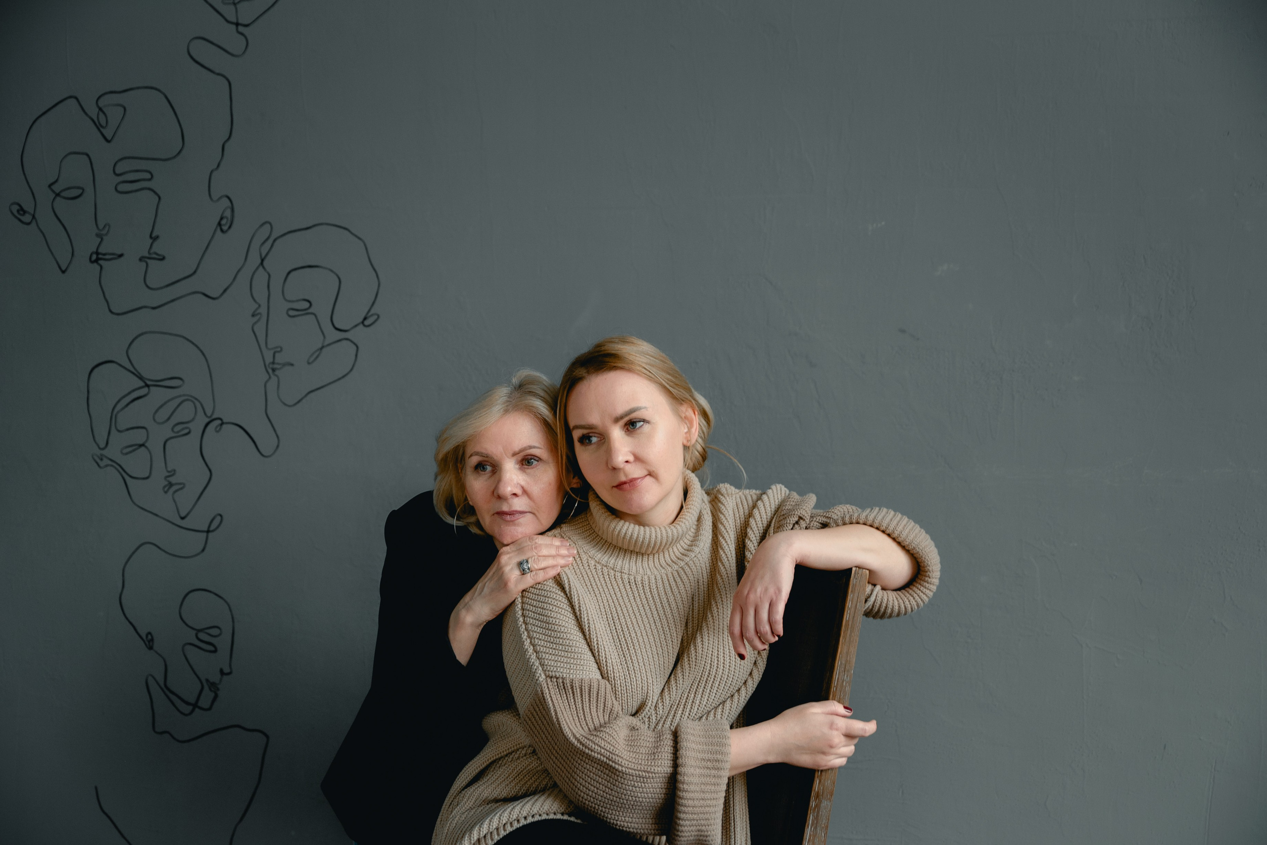 DAUGHTER and MOTHER. Anastasiia Antoniuk portrait, family and couple photographer, Portugal