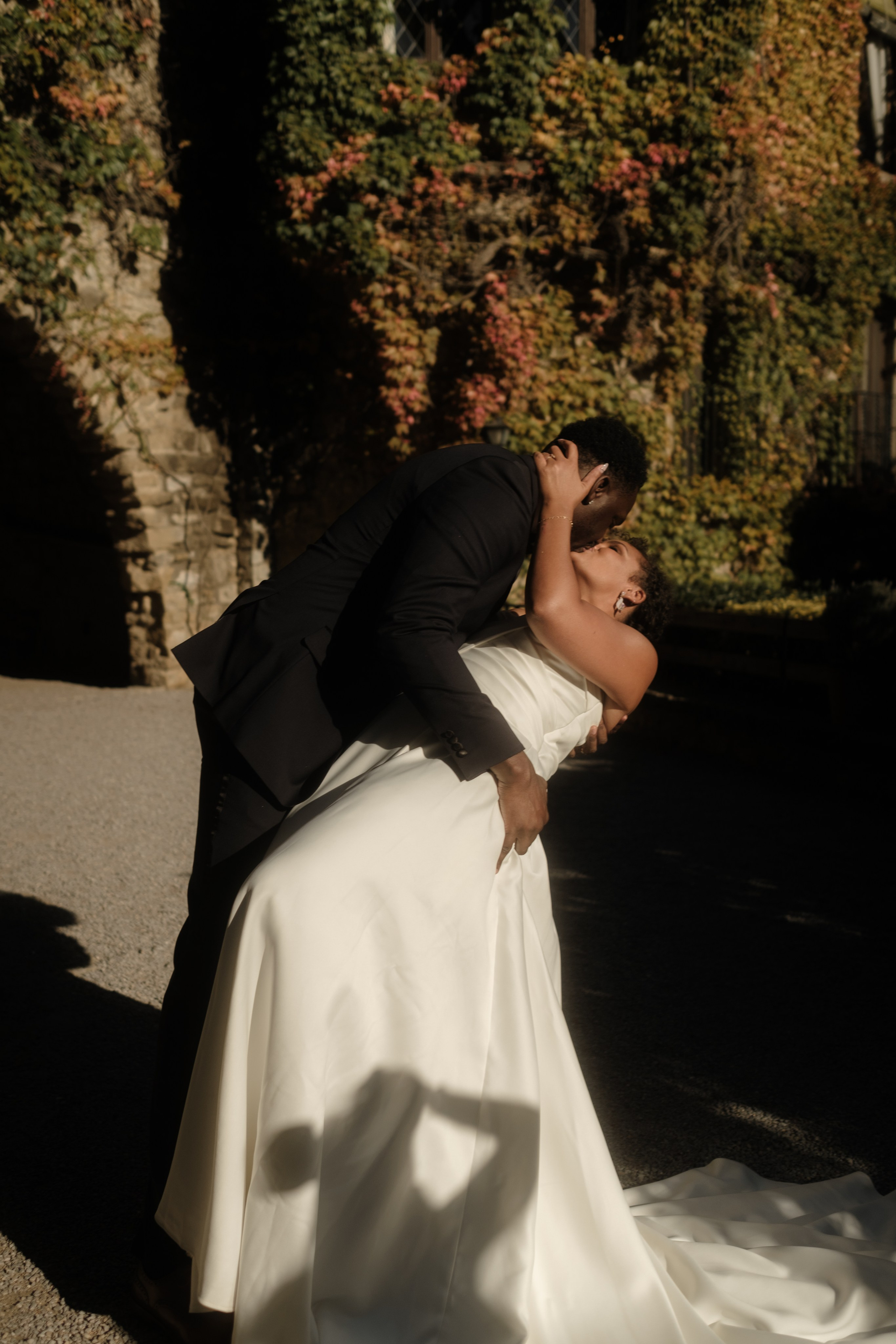 Morgan & Anthony. La Baronia. Paola wedding photographer / videographer in Barcelona