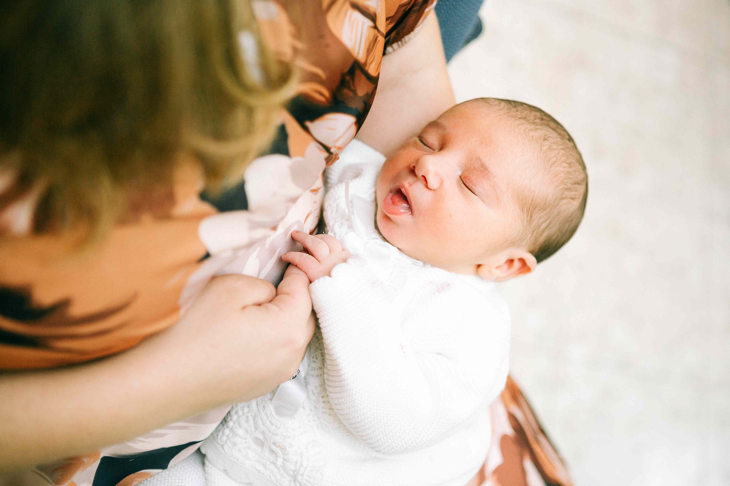BRITH MILA IN THE SMALL SYNAGOGUE. PHOTOGRAPHER IN ISRAEL