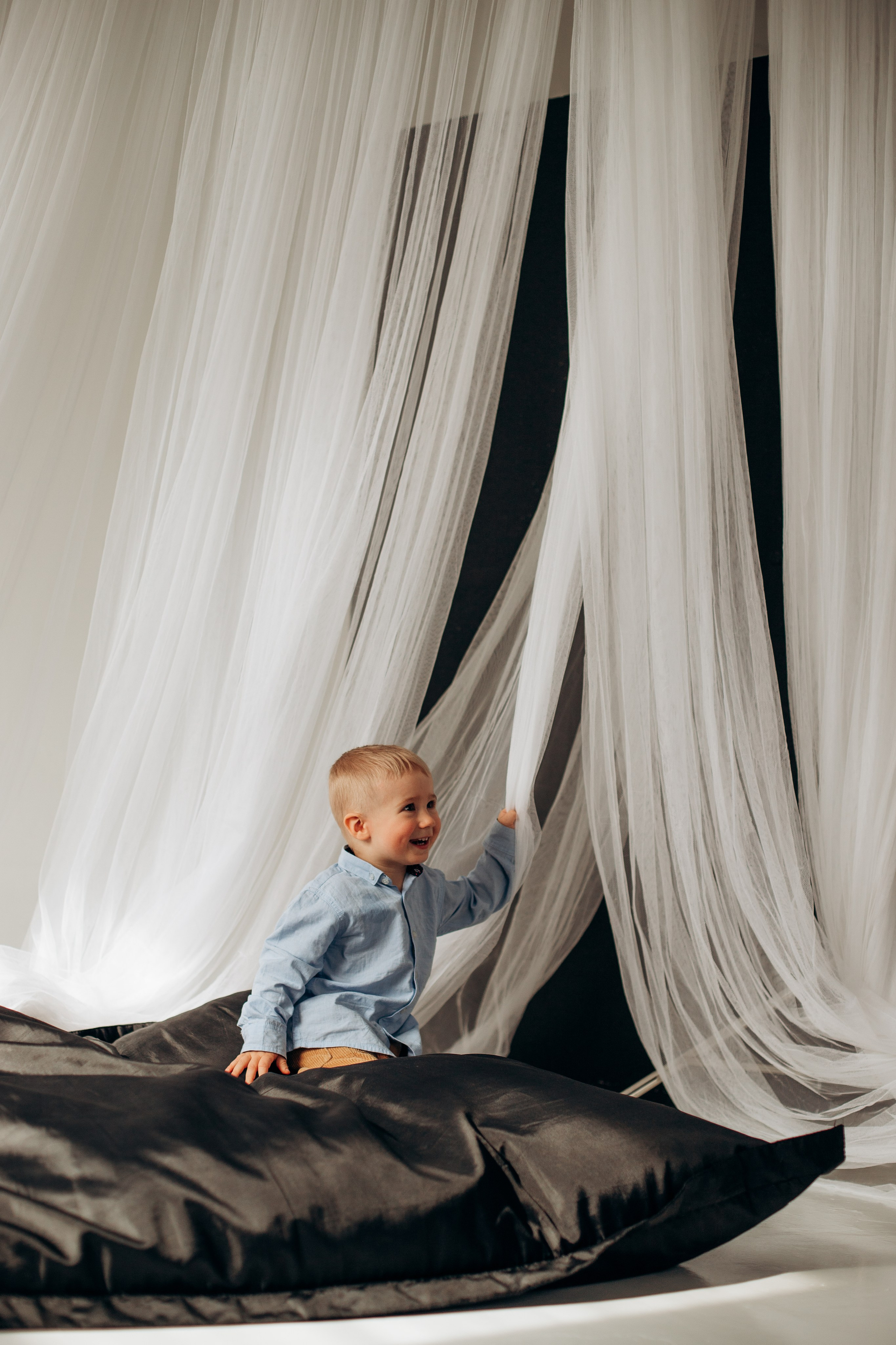 Аня, Ира и Миша. Главная