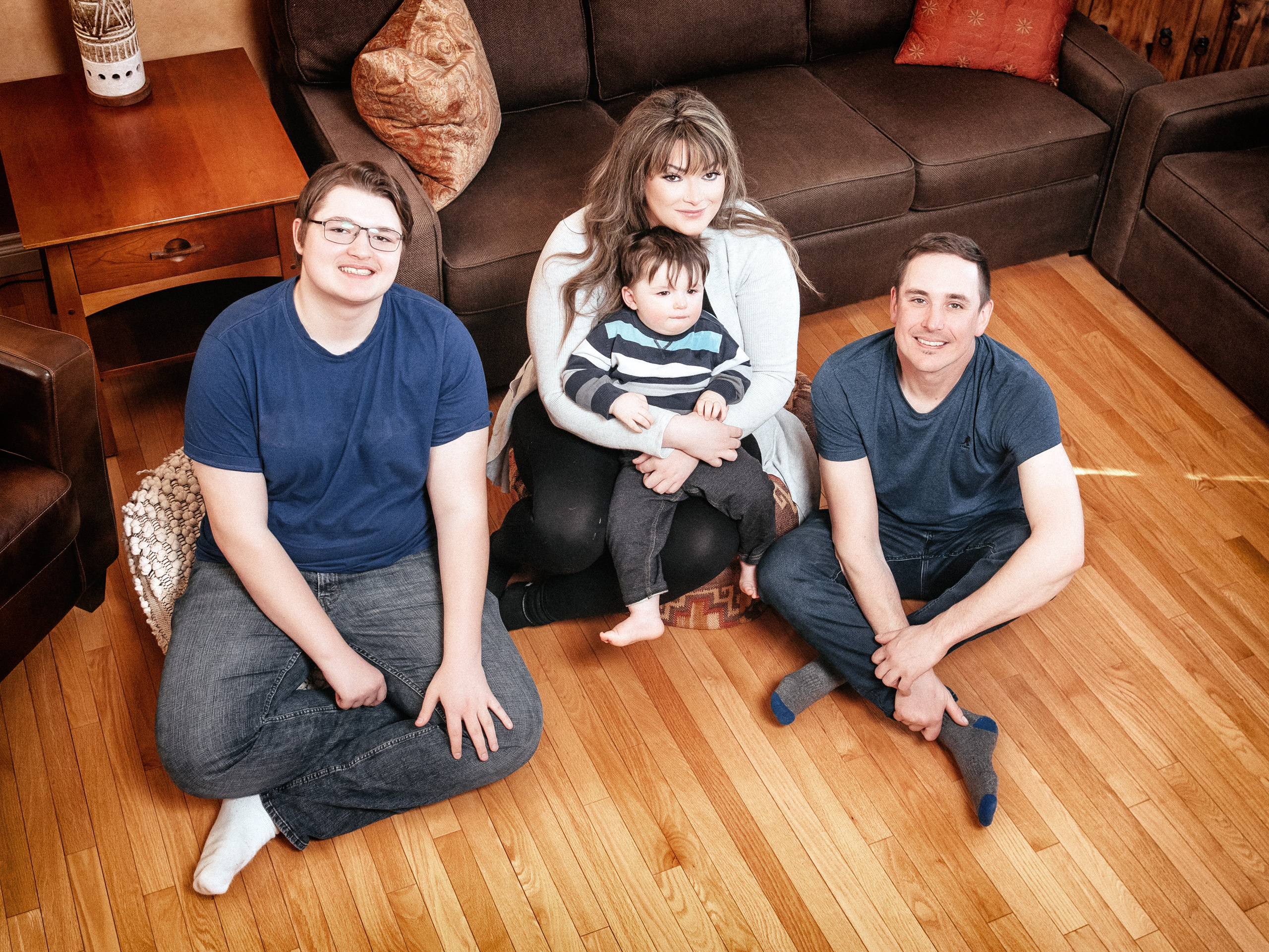 Family photo session 16 people, Dimitri Ilkov photographer. Dimitri Ilkov Photography — Capturing Life’s Moments in Edmonton, Cana