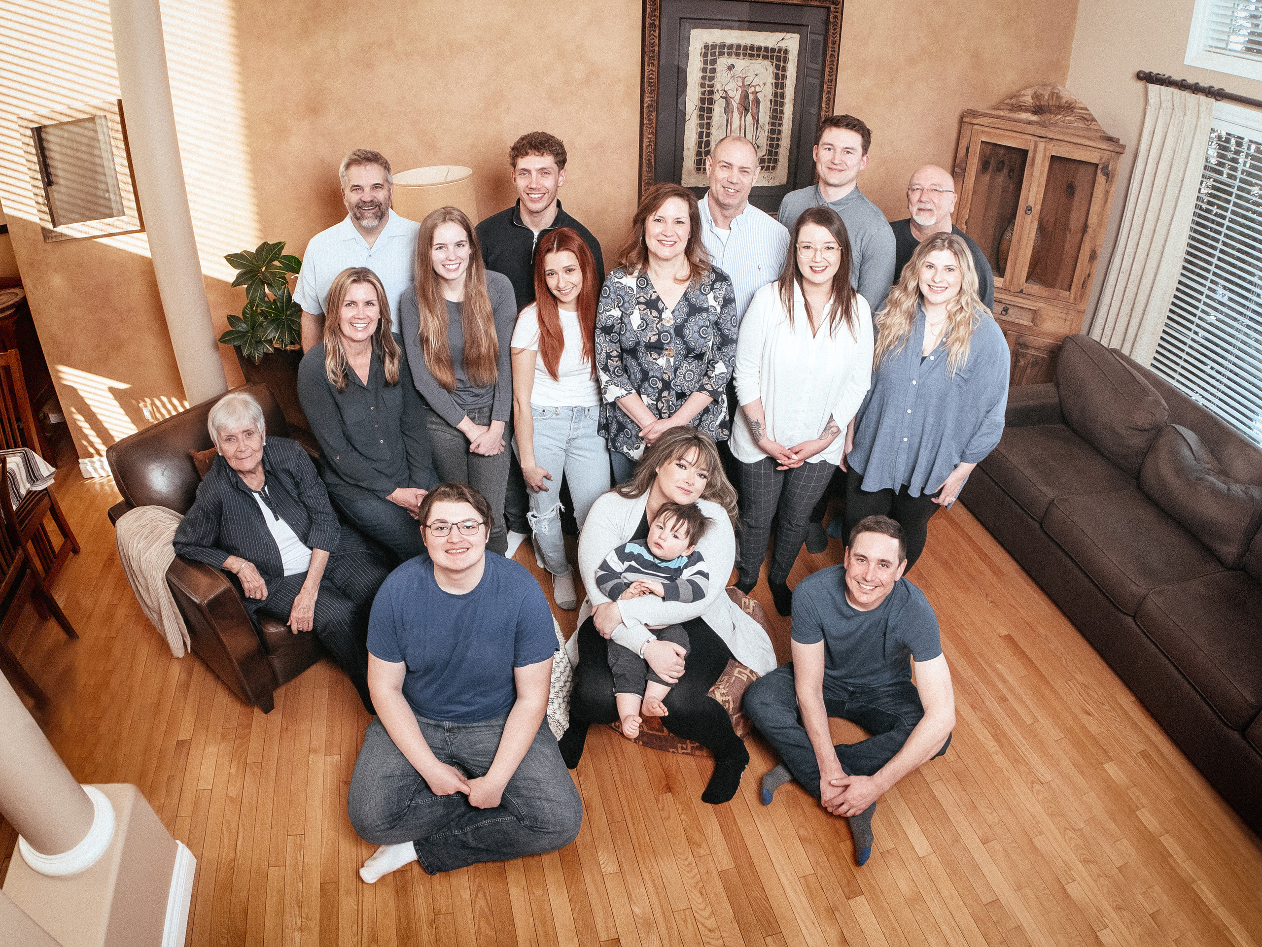 Family photo session 16 people, Dimitri Ilkov photographer. Dimitri Ilkov Photography — Capturing Life’s Moments in Edmonton, Cana