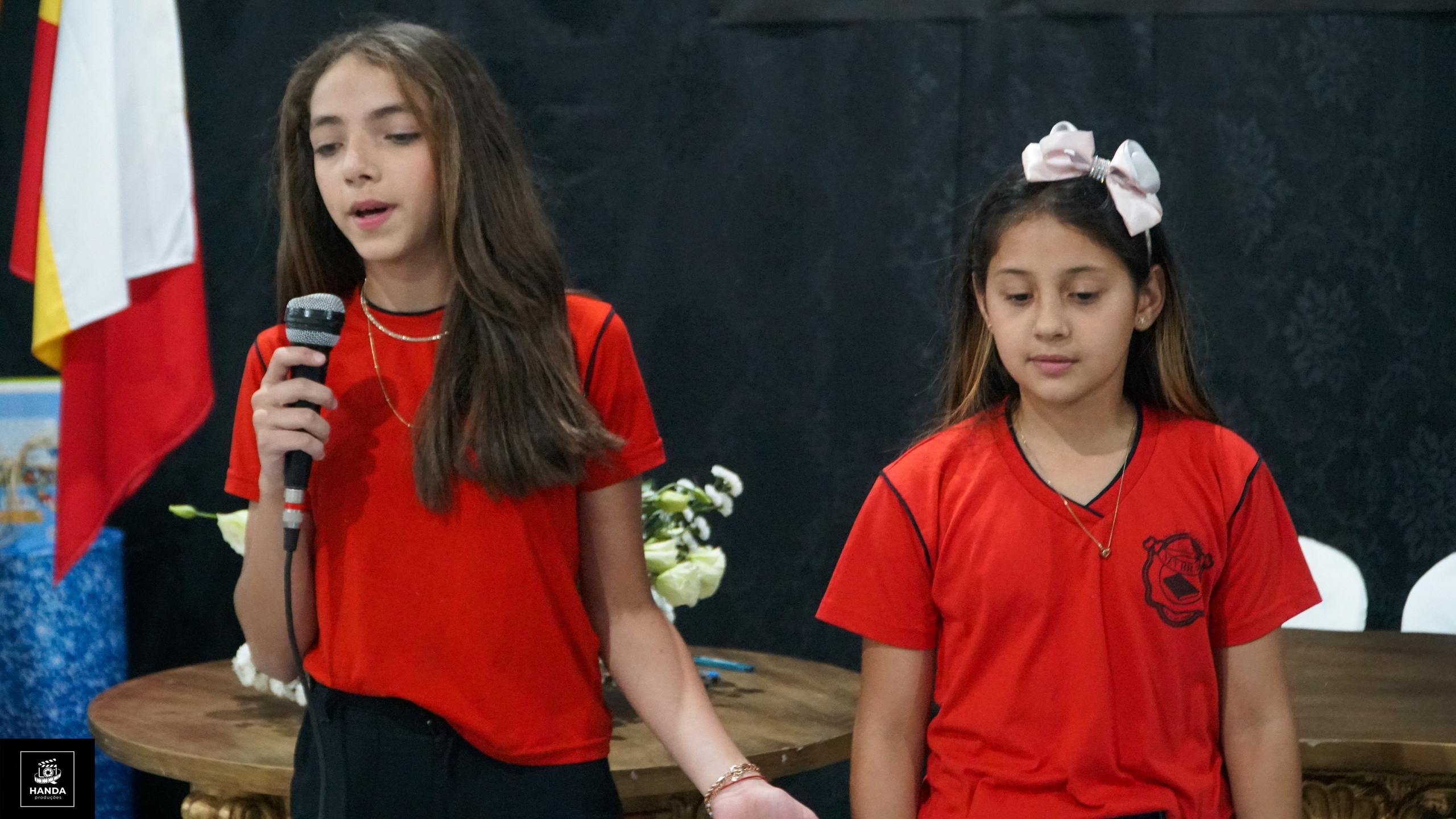 Noite autógrafos colégio Aurélio Buarque de Holanda. Handa Produções