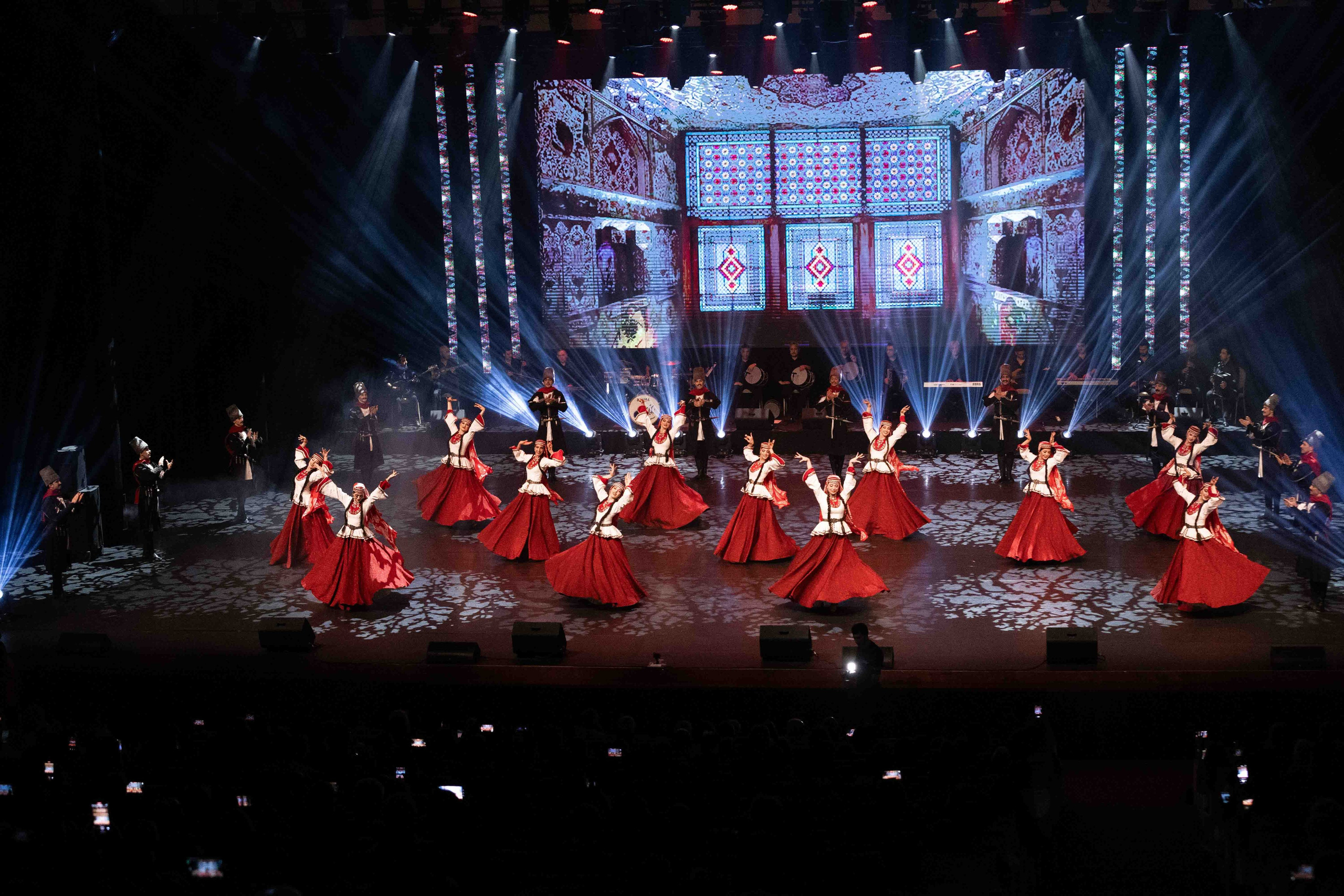 STATE DANCE ENSEMBLE. Wedding&Event photographer Ismail Rzayev in Baku