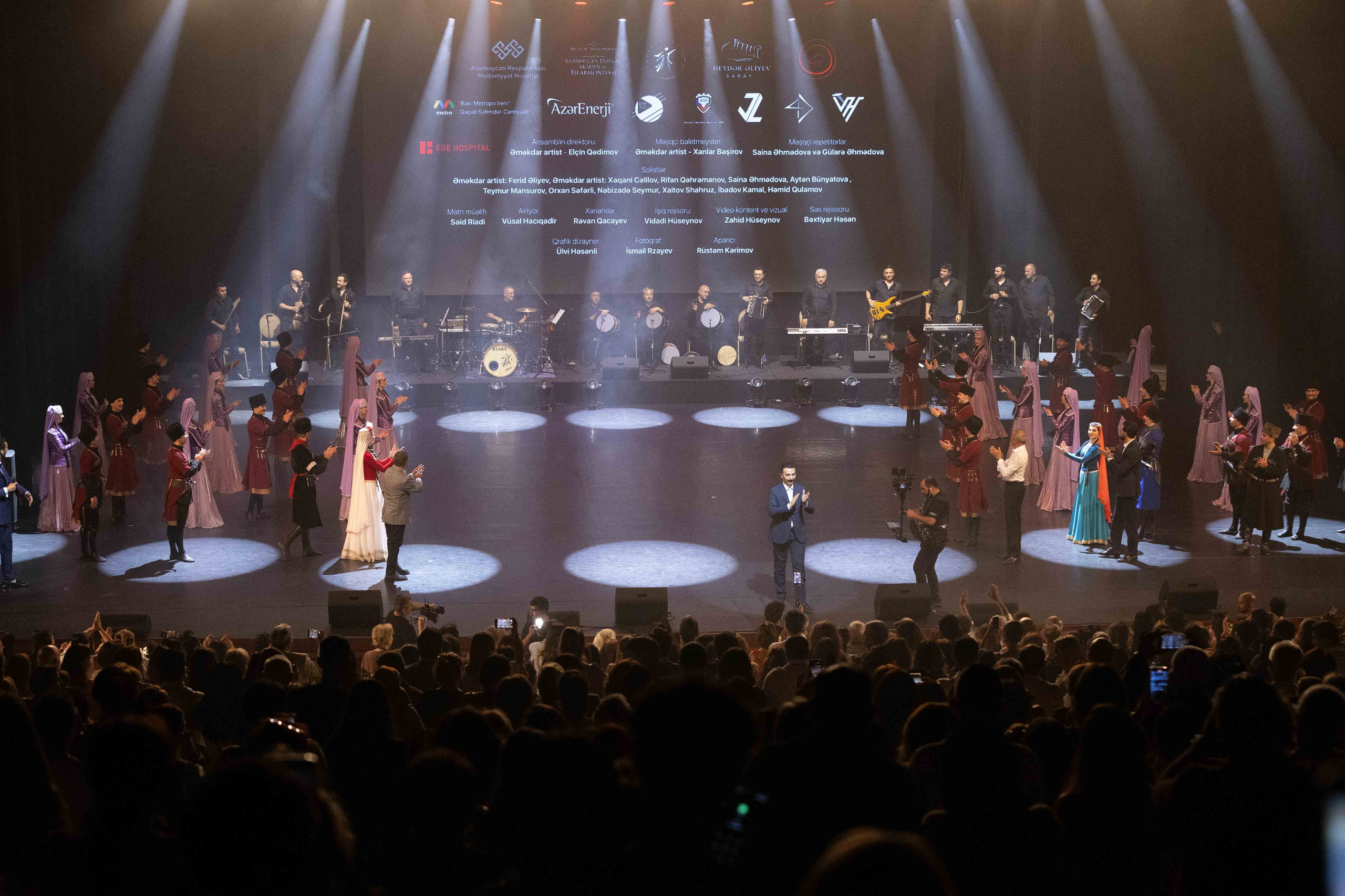 STATE DANCE ENSEMBLE. Wedding&Event photographer Ismail Rzayev in Baku