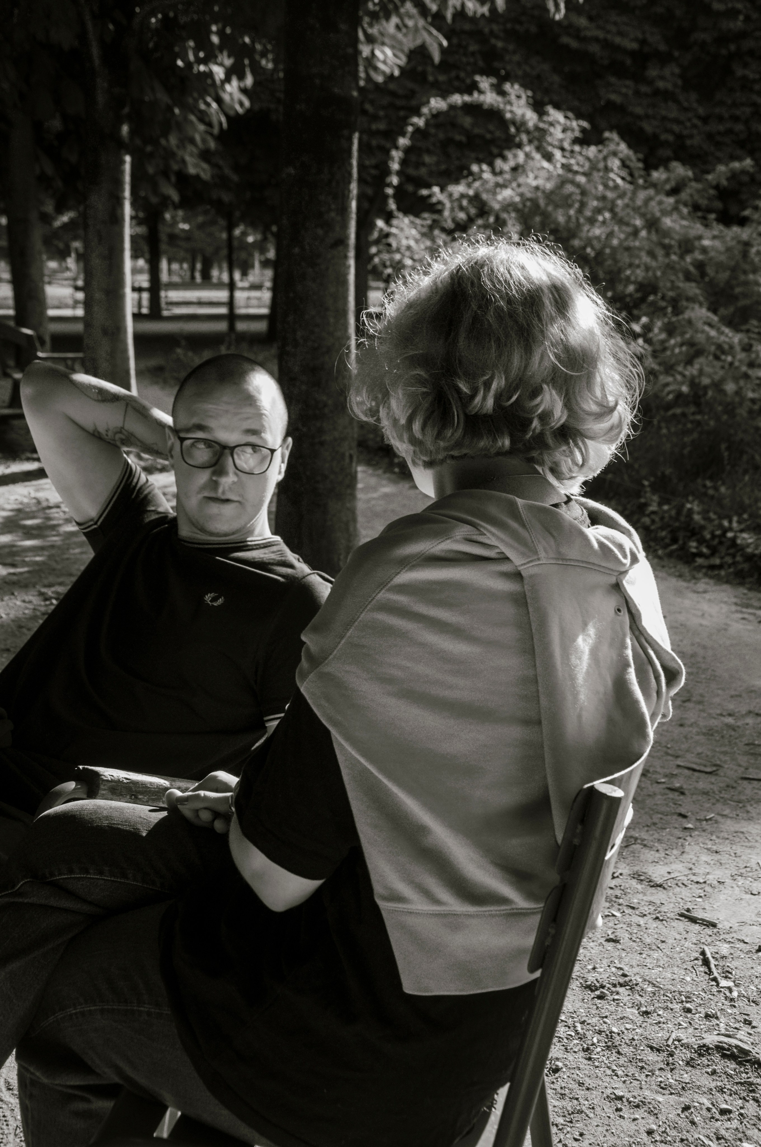 Couple photoshoot near the Louvre. Paris photographer — Polina Osipova