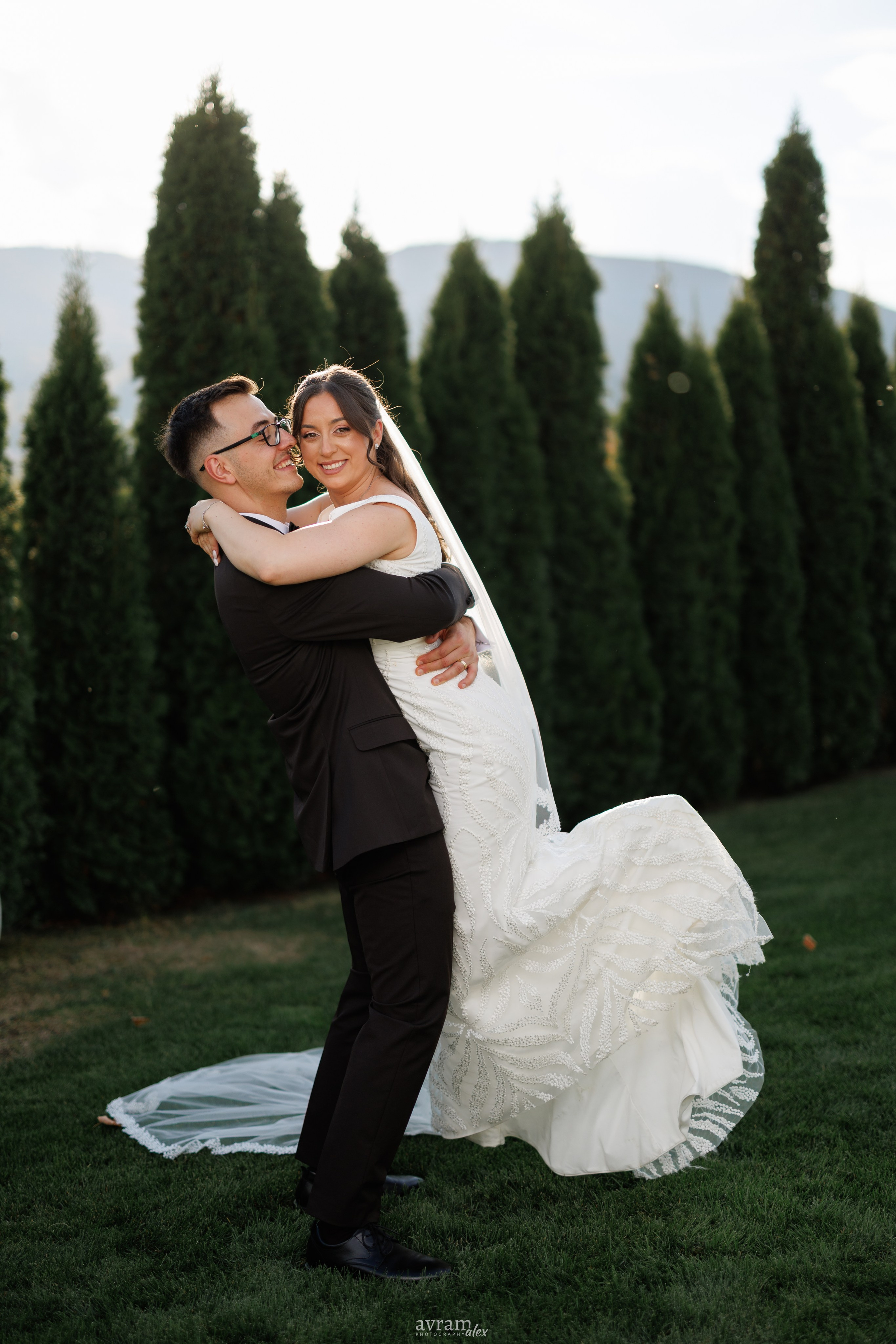 Amalia + Tavi | Wedding. Alexandru Avram | Photographer