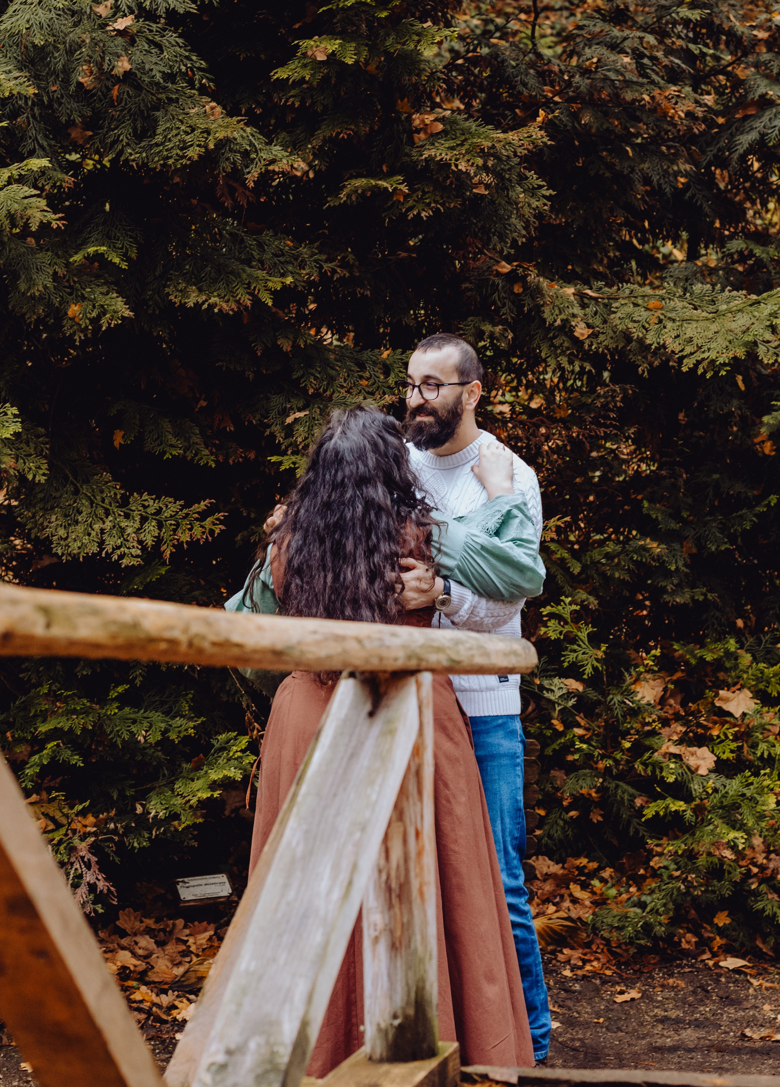 Alex & Lavinia. Wedding & couple photographer from Romania Rut Vetan