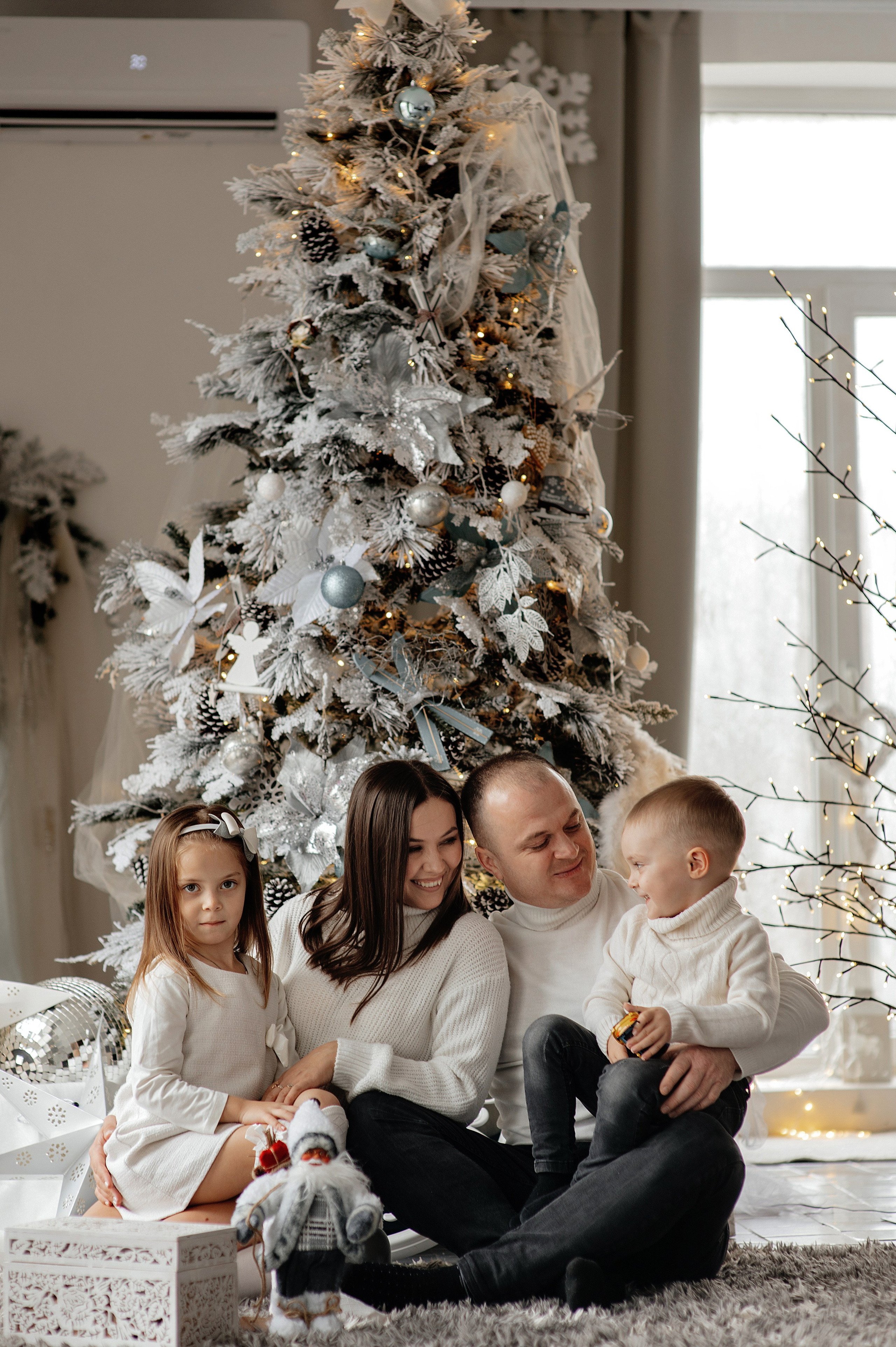 New Year Happy Family. Wedding photographer from Moldova Alexey Chipchiu