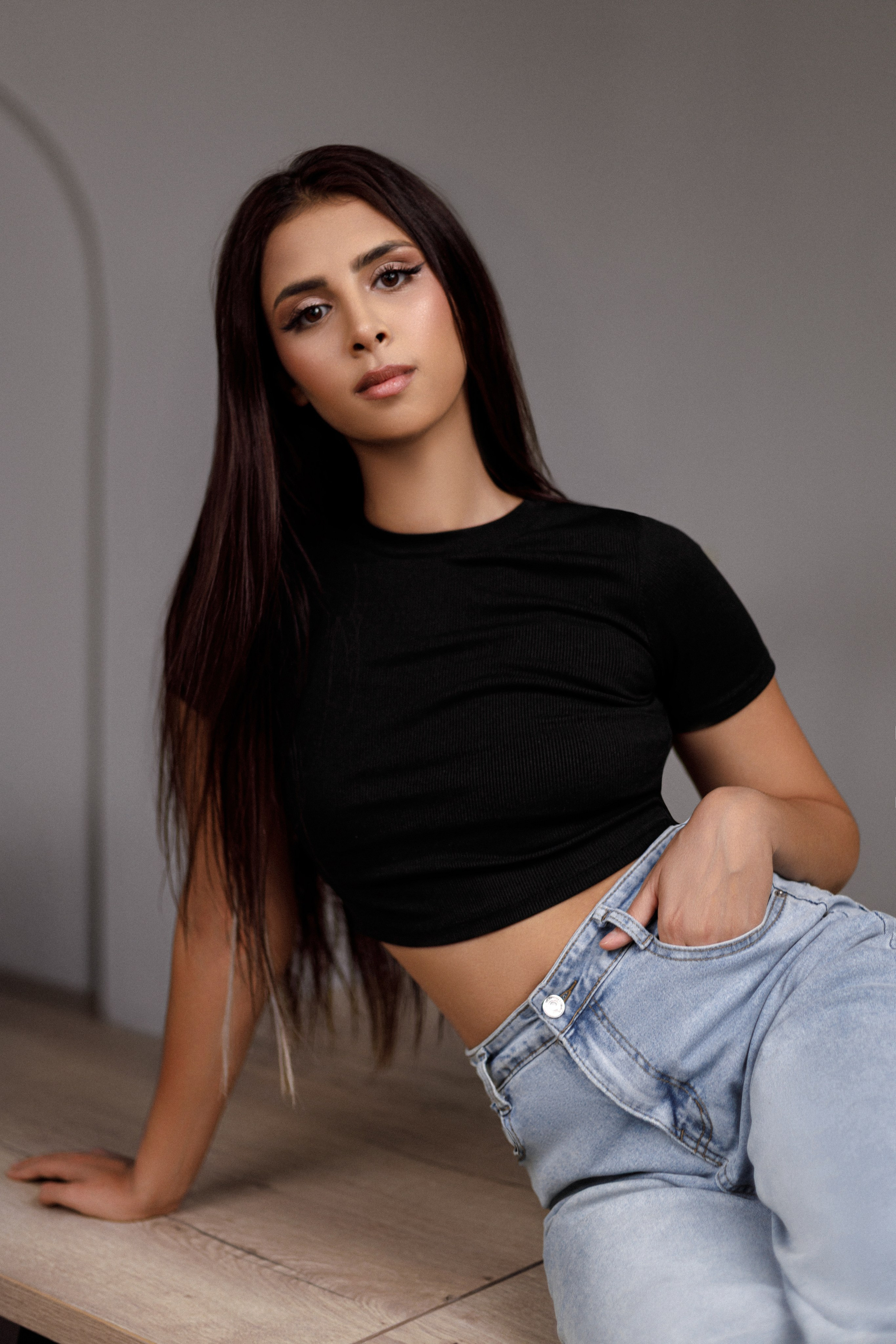 Базовая ретушь. Аяна Крапивкина — профессиональная ретушь и AI-визуал