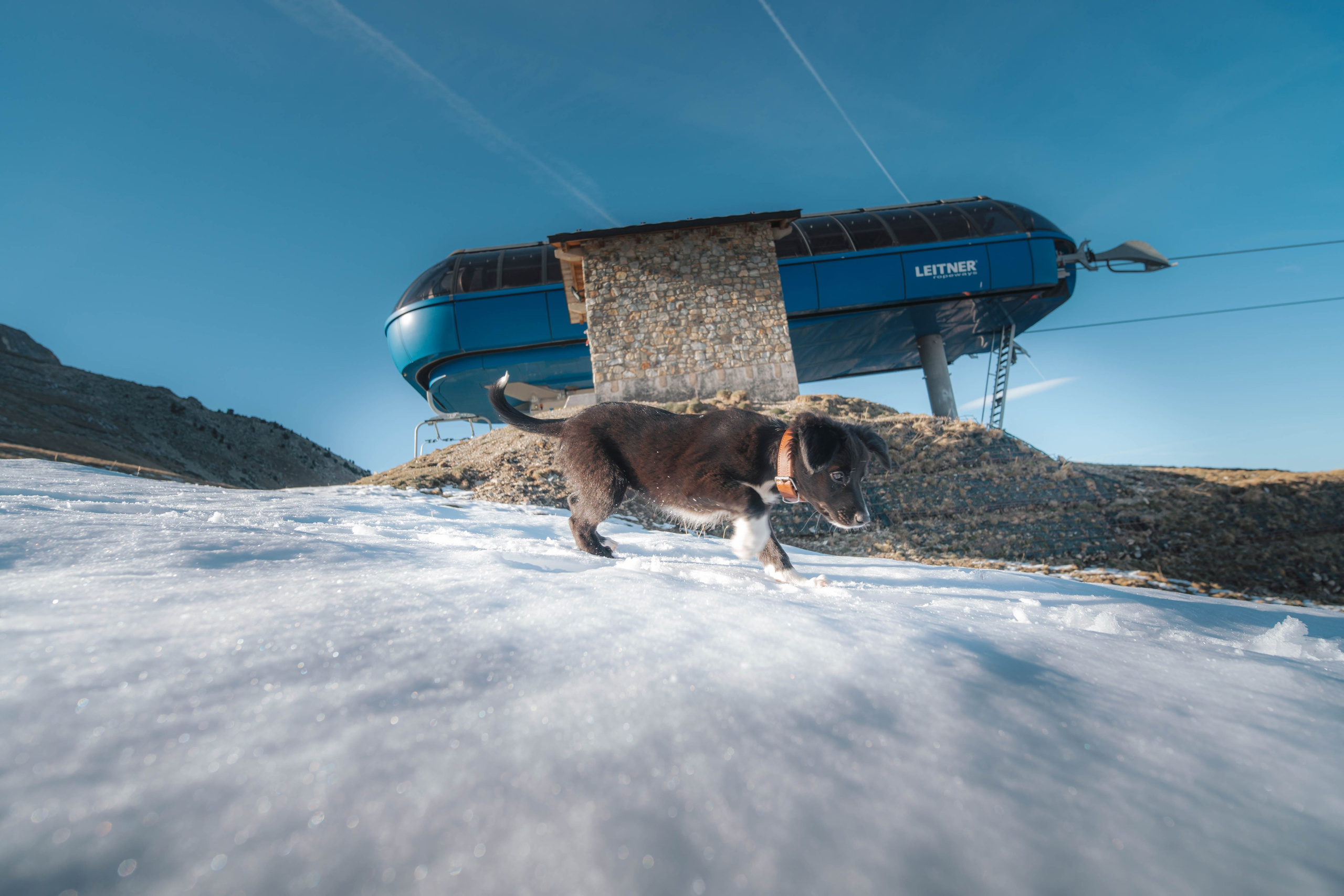 Salto de agua Mainera, Estación de esquí abandonada, Llesui. Alba del Norte Studio