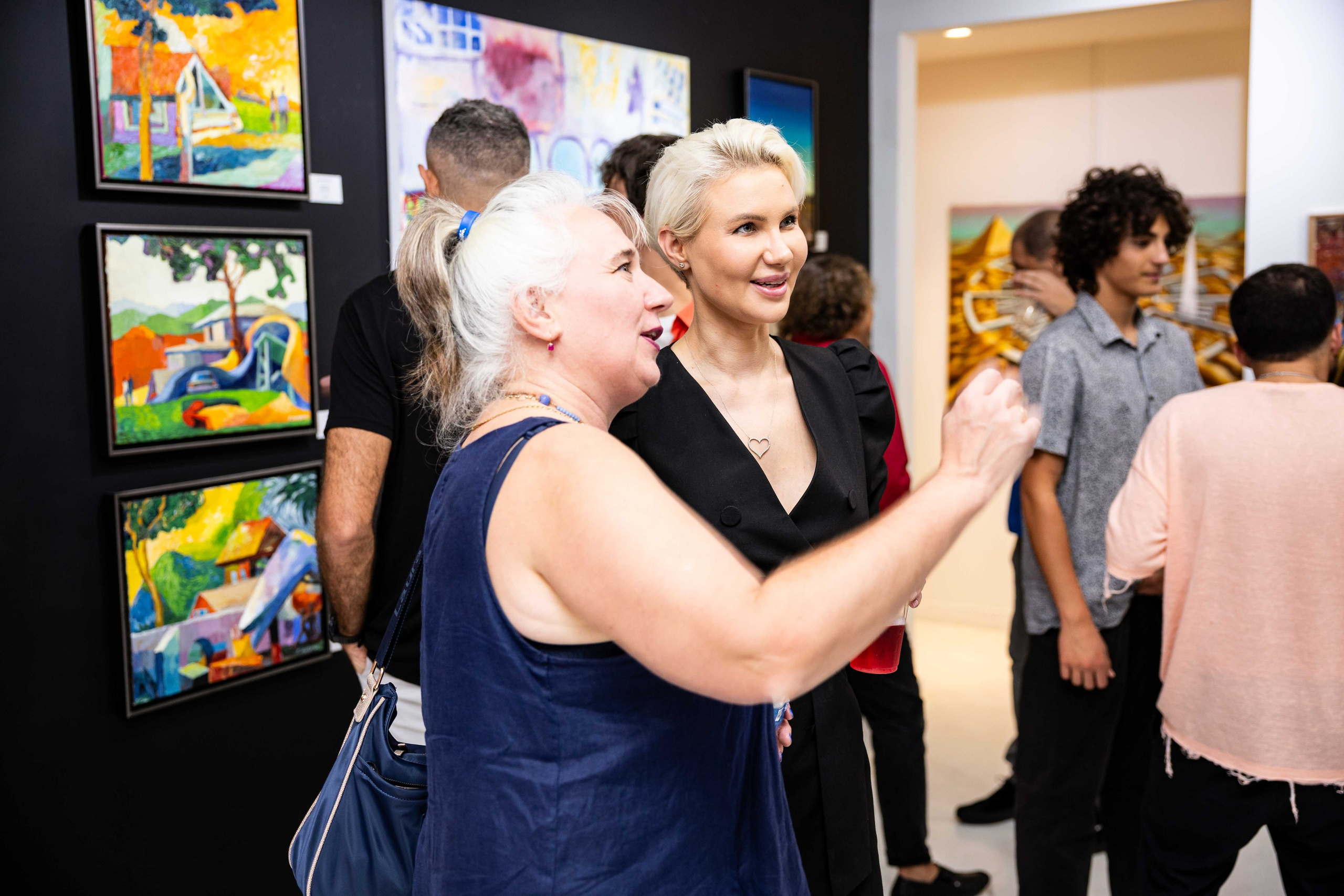 SYNERGY ART FAIR. Photographer Julia Makoveeva