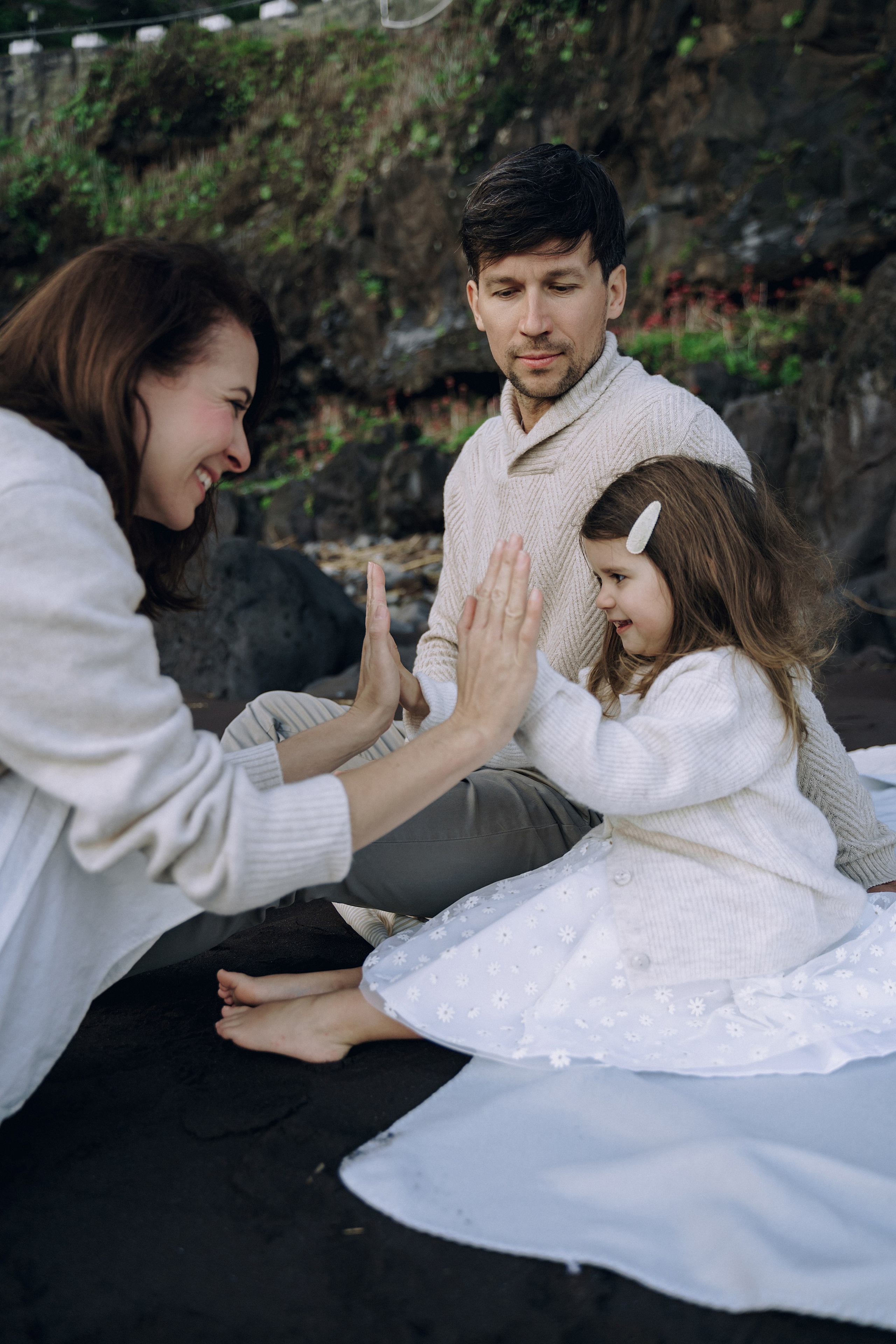 Miroslava, Pavel and Laura, Seixal beach. Ваш фотограф на Мадейрі