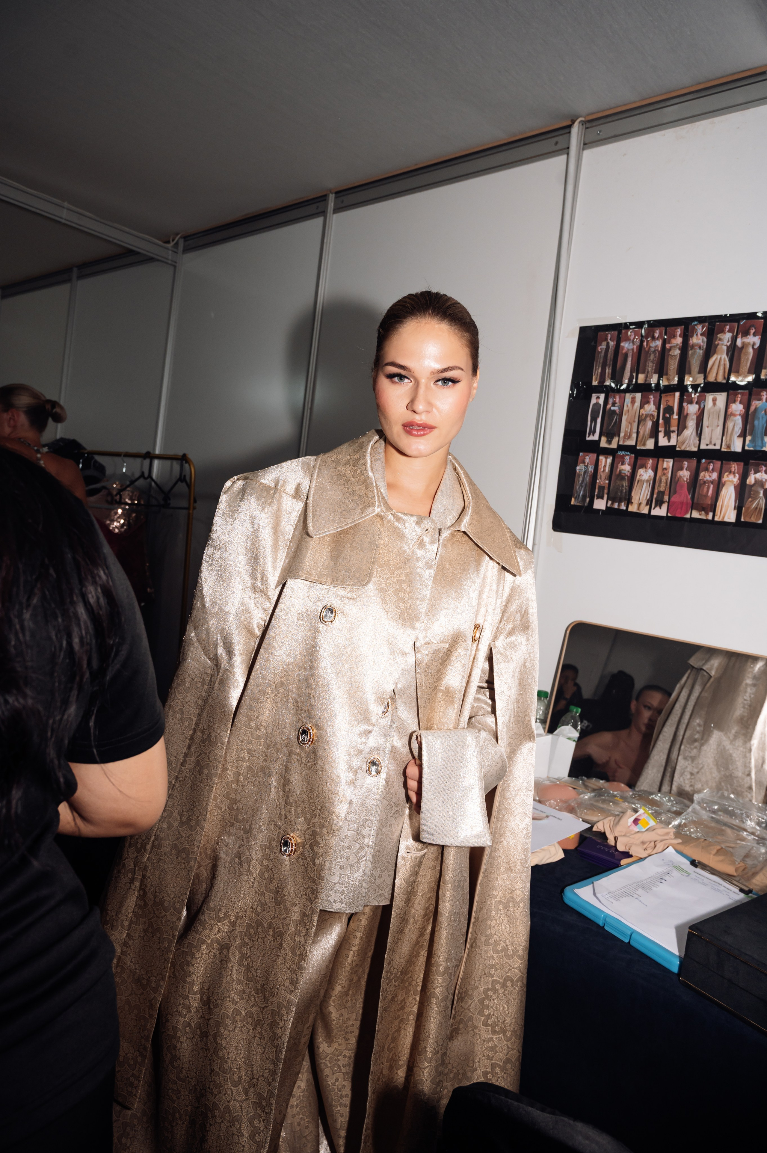 ELLE x Manish Malhotra. Versoluna