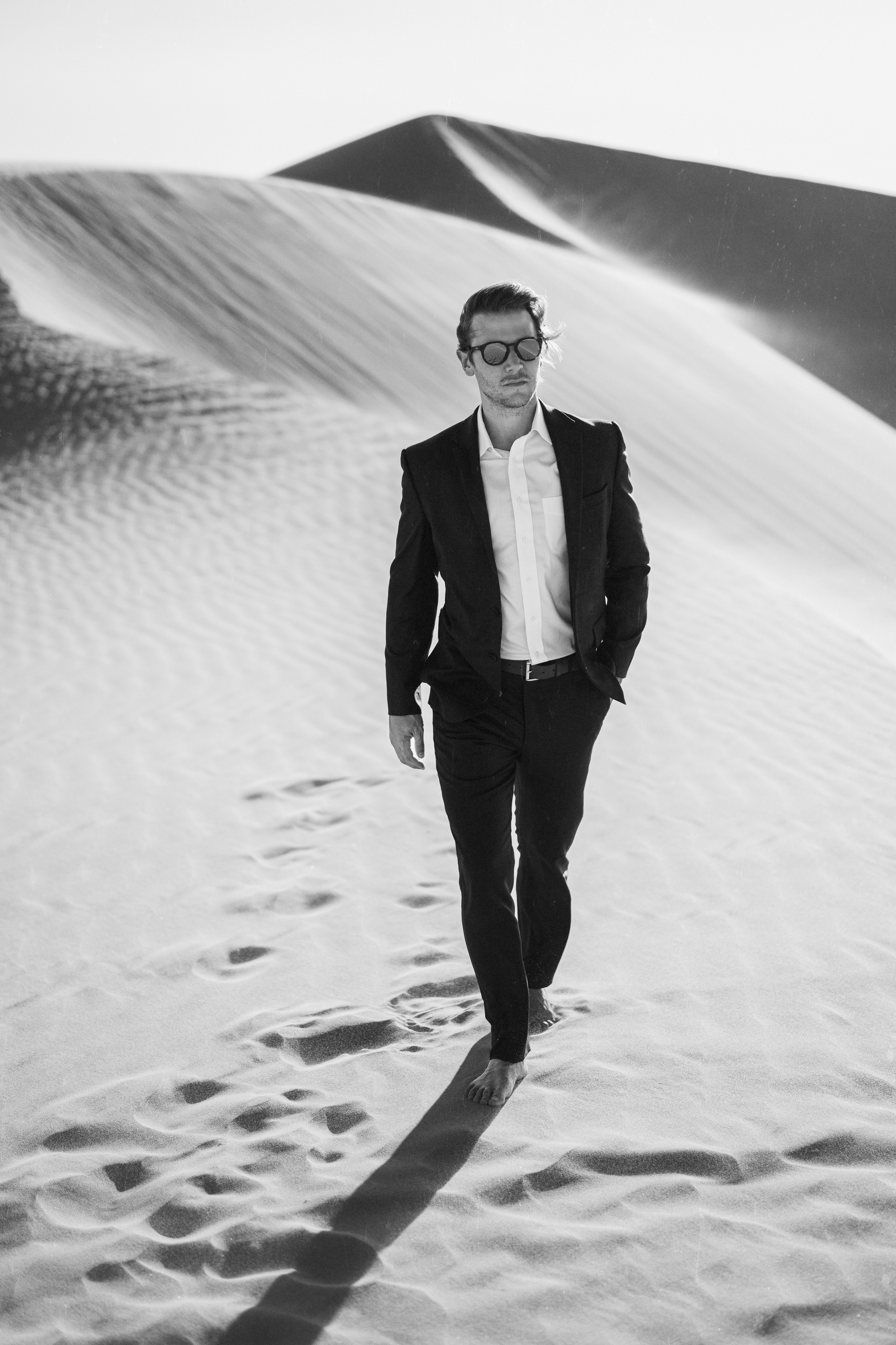 Elopement in a desert. Wedding Photography & Videography Team in California, Los Angeles, San Francisco, San Diego and Travel