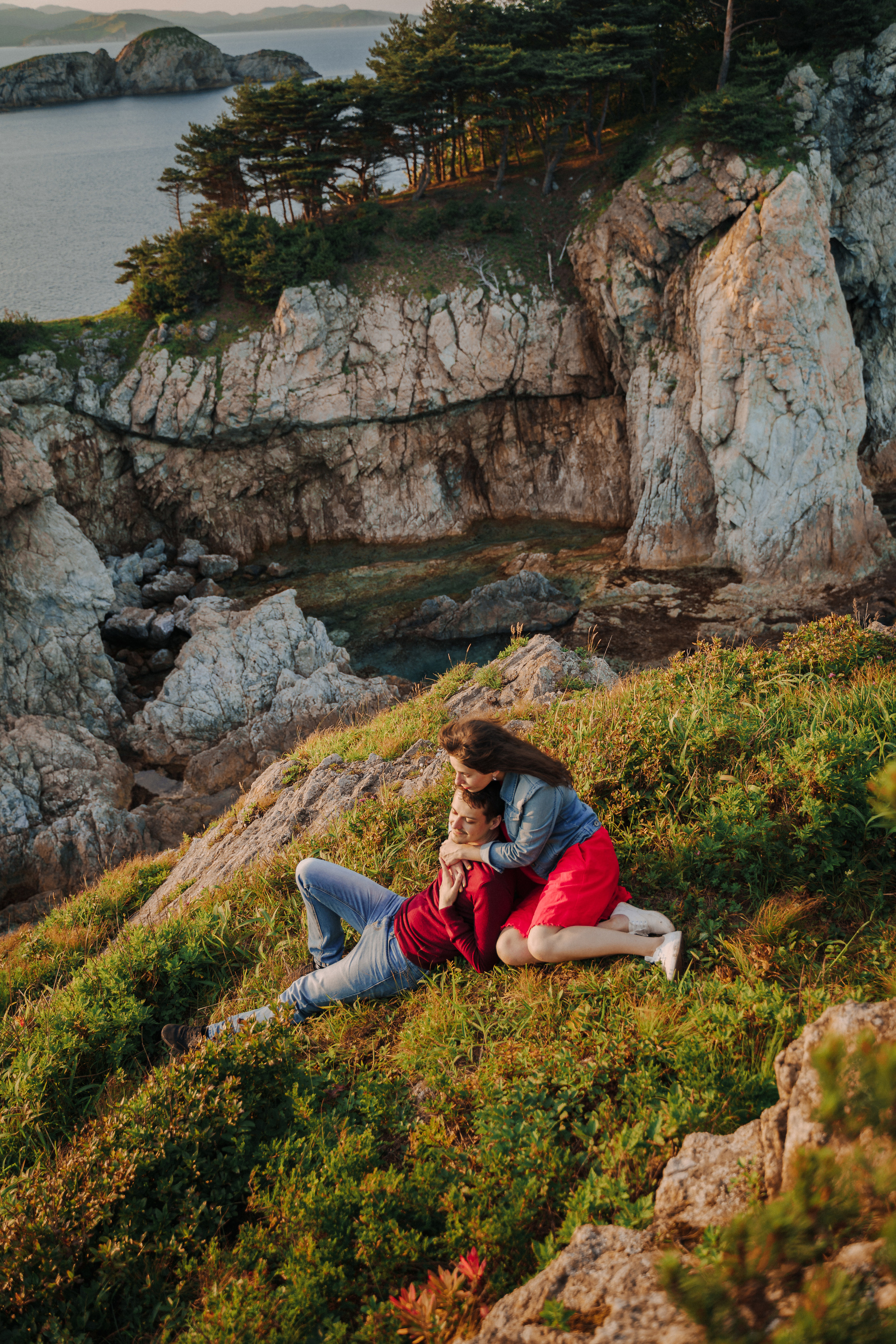 Oregon Oceanside Engagement. Wedding Photography & Videography Team in California, Los Angeles, San Francisco, San Diego and Travel