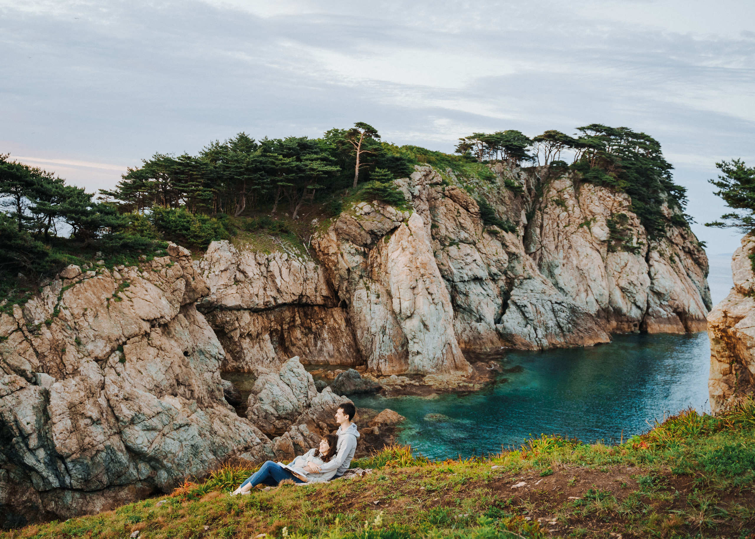 Oregon Oceanside Engagement. Wedding Photography & Videography Team in California, Los Angeles, San Francisco, San Diego and Travel