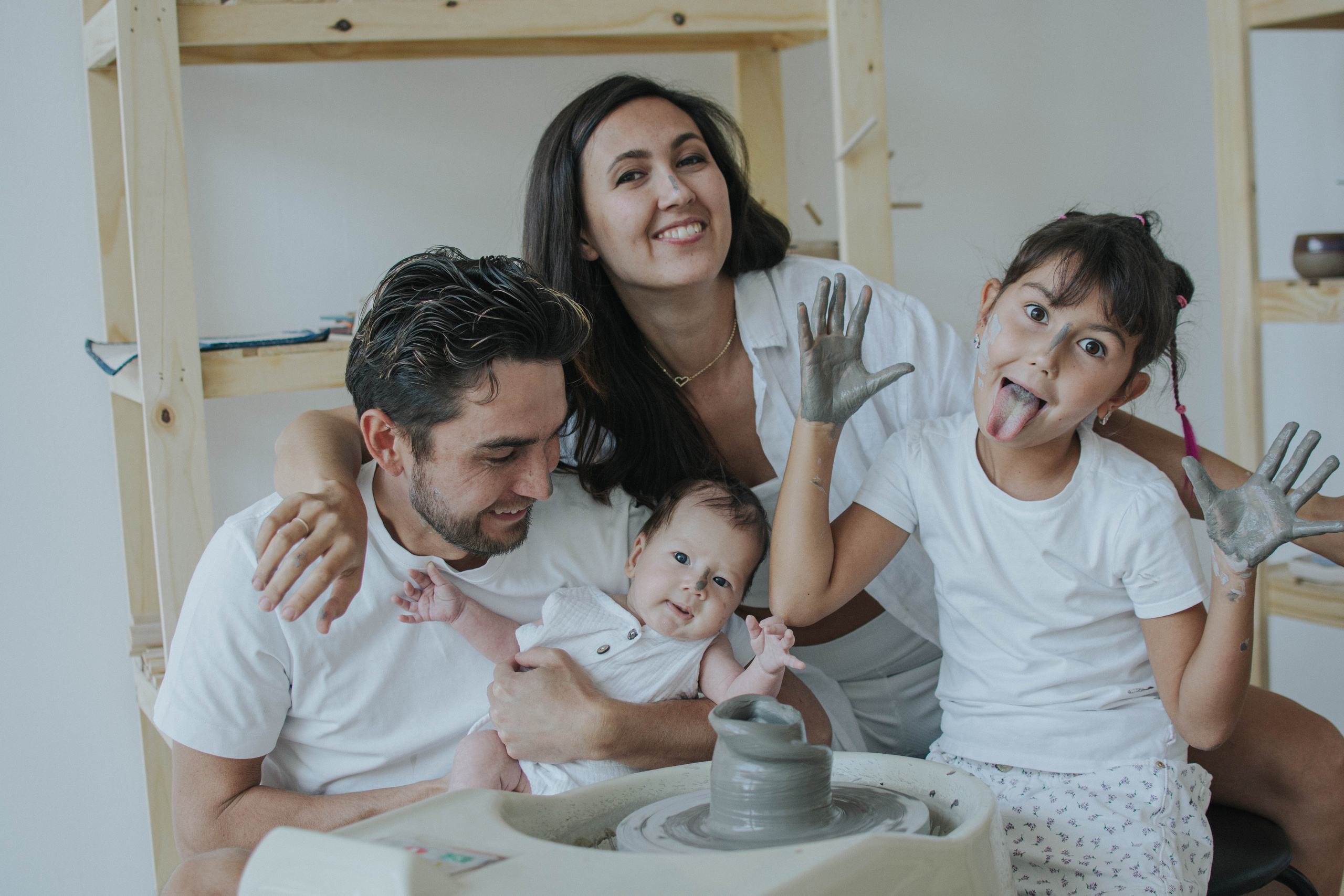 Family pottery shoot. Buenos Aires. Photographer @elmirkami in the city of Buenos Aires