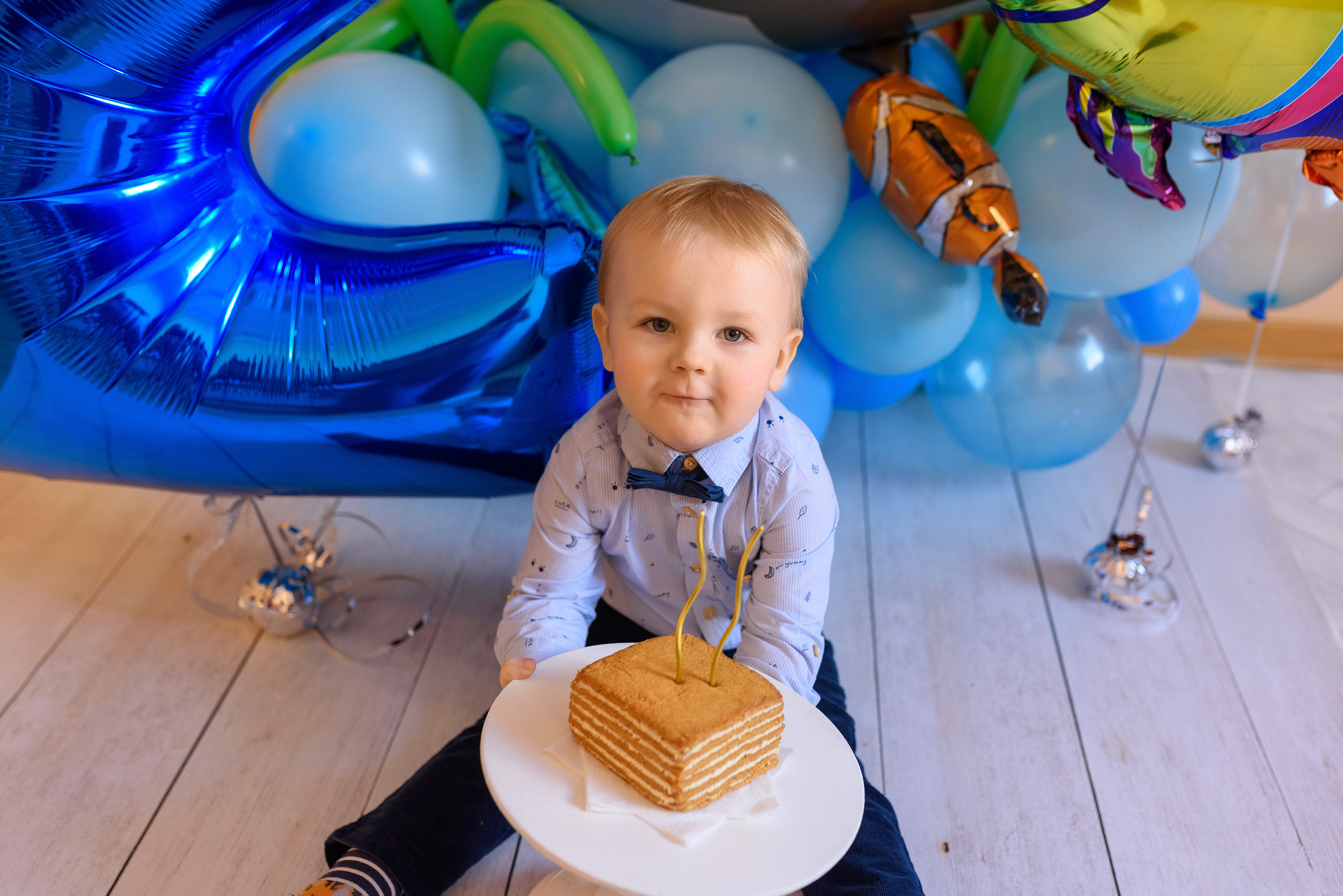 Домашняя семейная съёмка, посвященная 2-летию малыша. Семейный фотограф и фотограф новорожденных в Вильнюсе Ирина Беленкевич