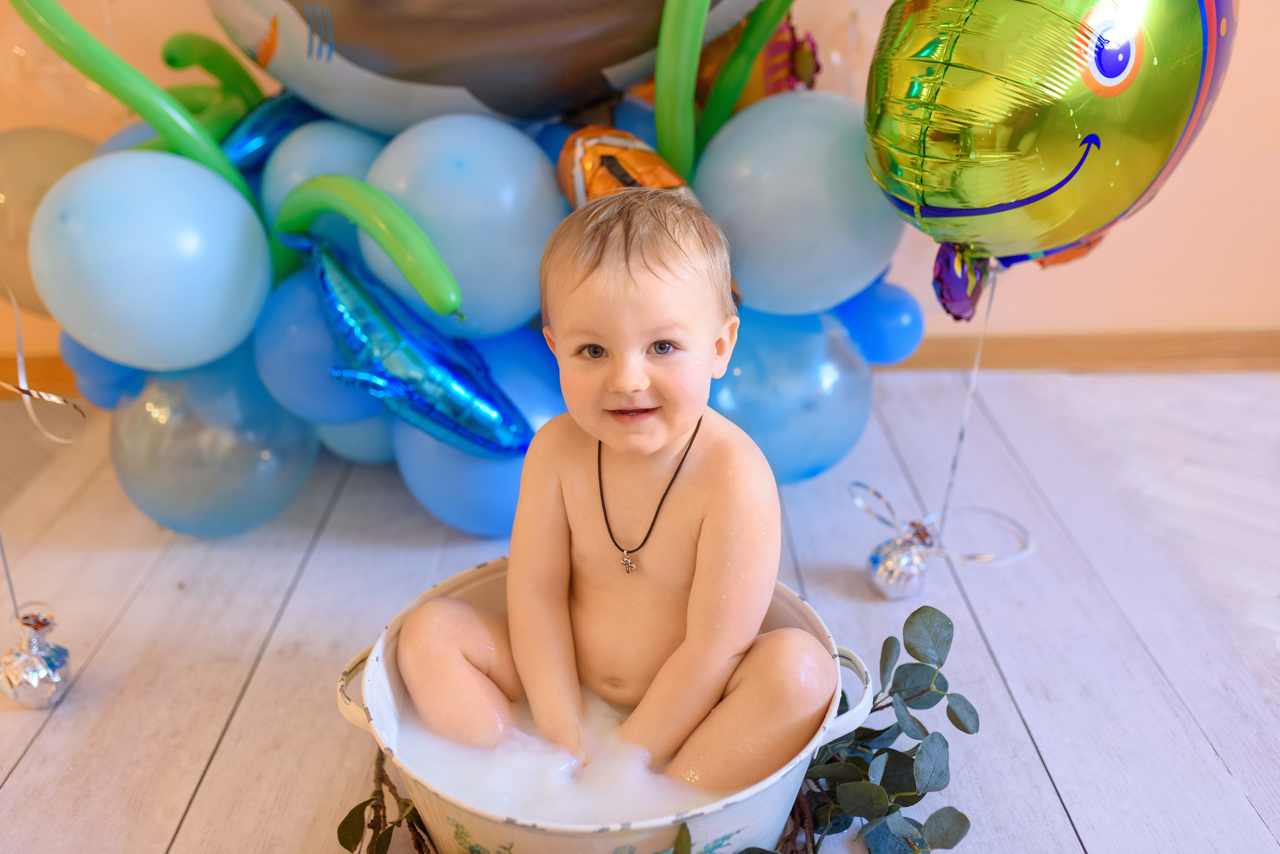 Домашняя семейная съёмка, посвященная 2-летию малыша. Семейный фотограф и фотограф новорожденных в Вильнюсе Ирина Беленкевич