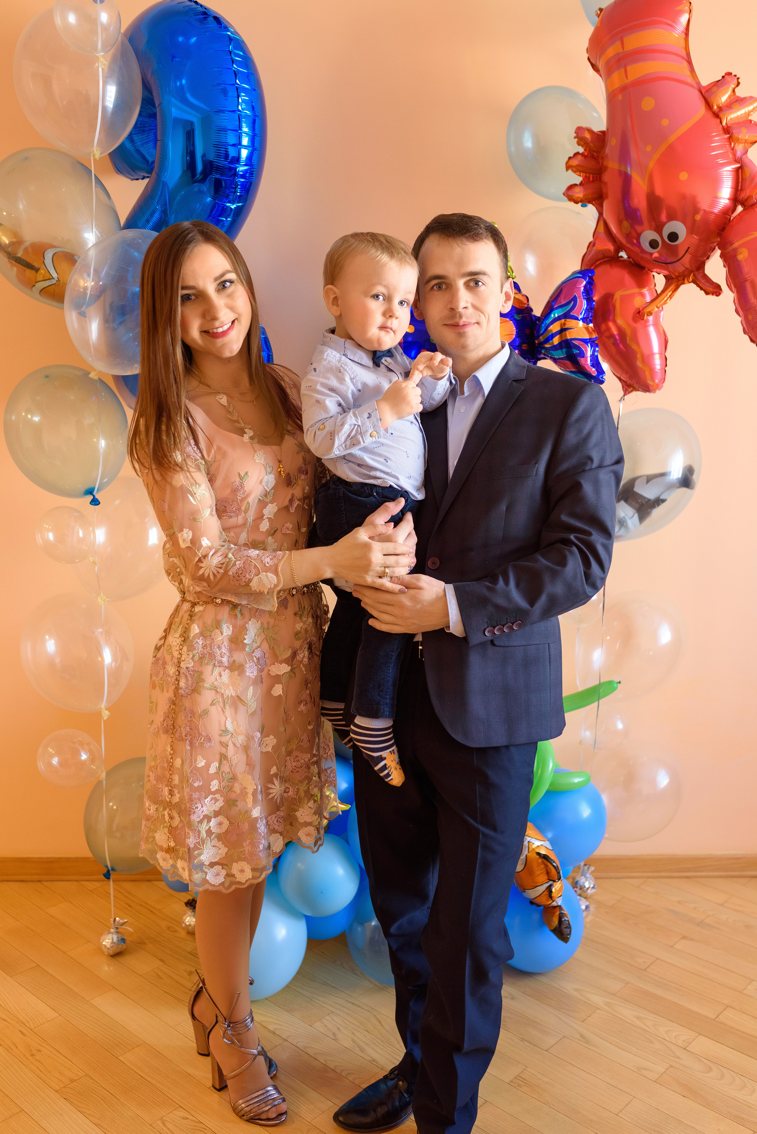 Домашняя семейная съёмка, посвященная 2-летию малыша. Семейный фотограф и фотограф новорожденных в Вильнюсе Ирина Беленкевич