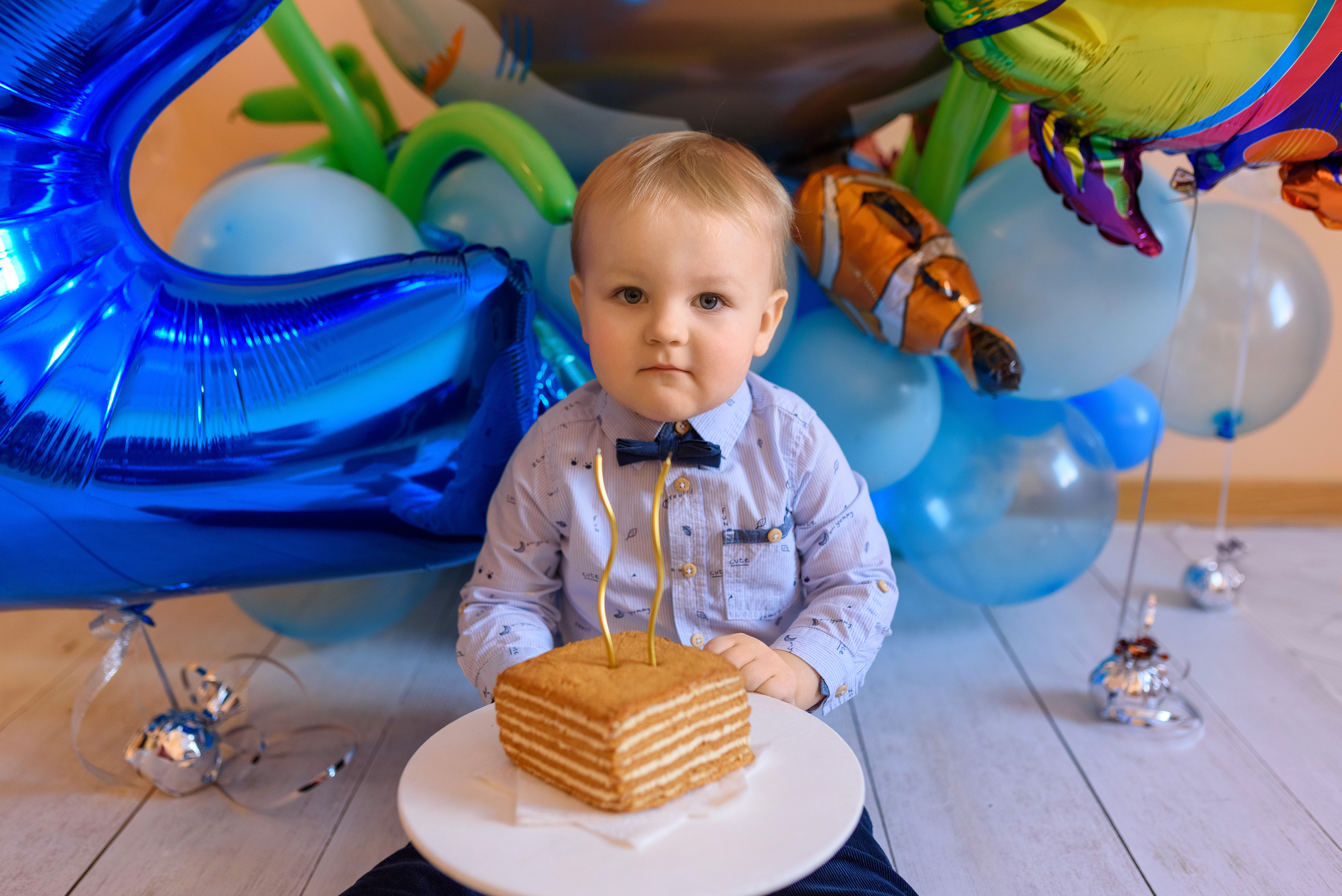 Домашняя семейная съёмка, посвященная 2-летию малыша. Семейный фотограф и фотограф новорожденных в Вильнюсе Ирина Беленкевич