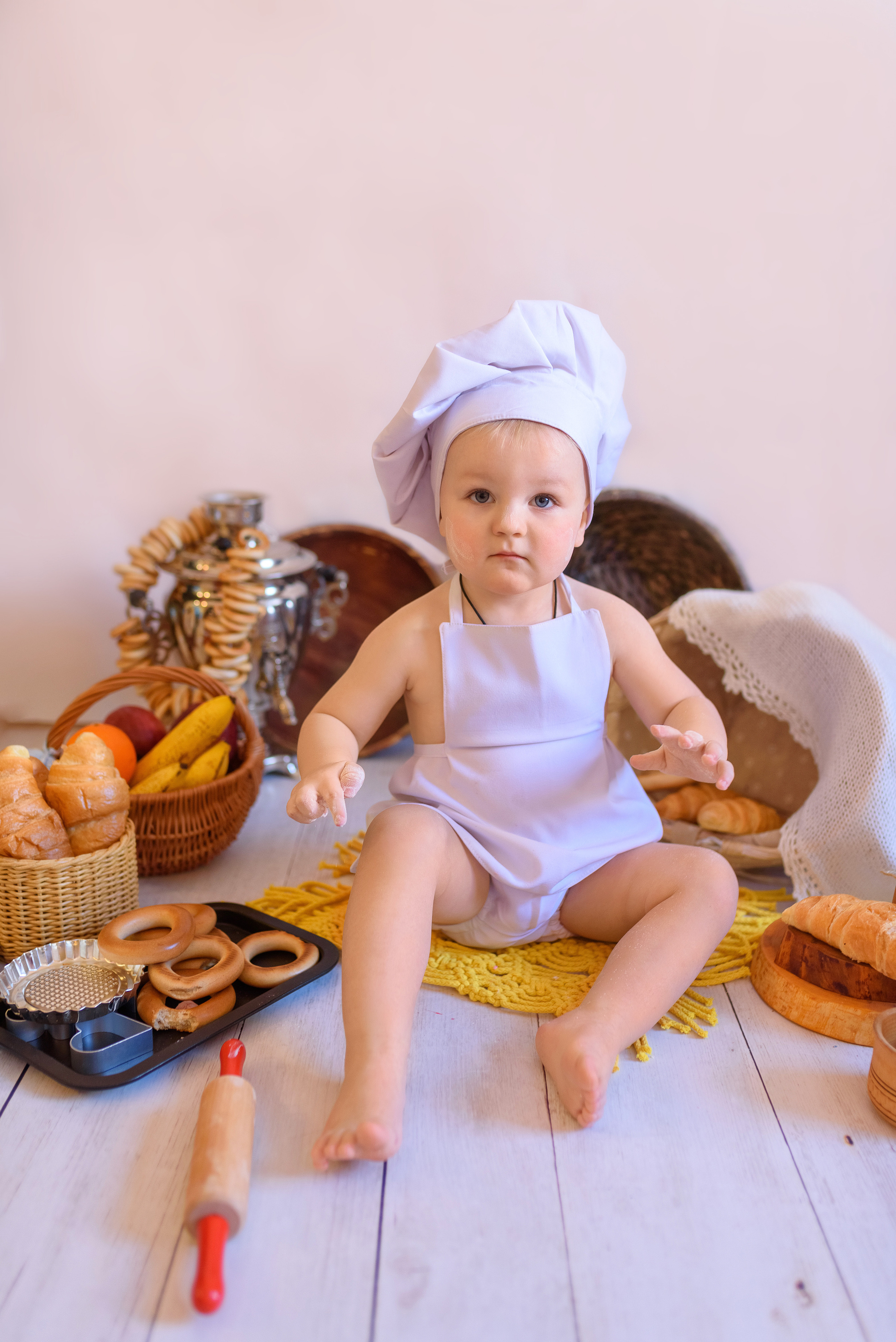 Домашняя семейная съёмка, посвященная 2-летию малыша. Семейный фотограф и фотограф новорожденных в Вильнюсе Ирина Беленкевич