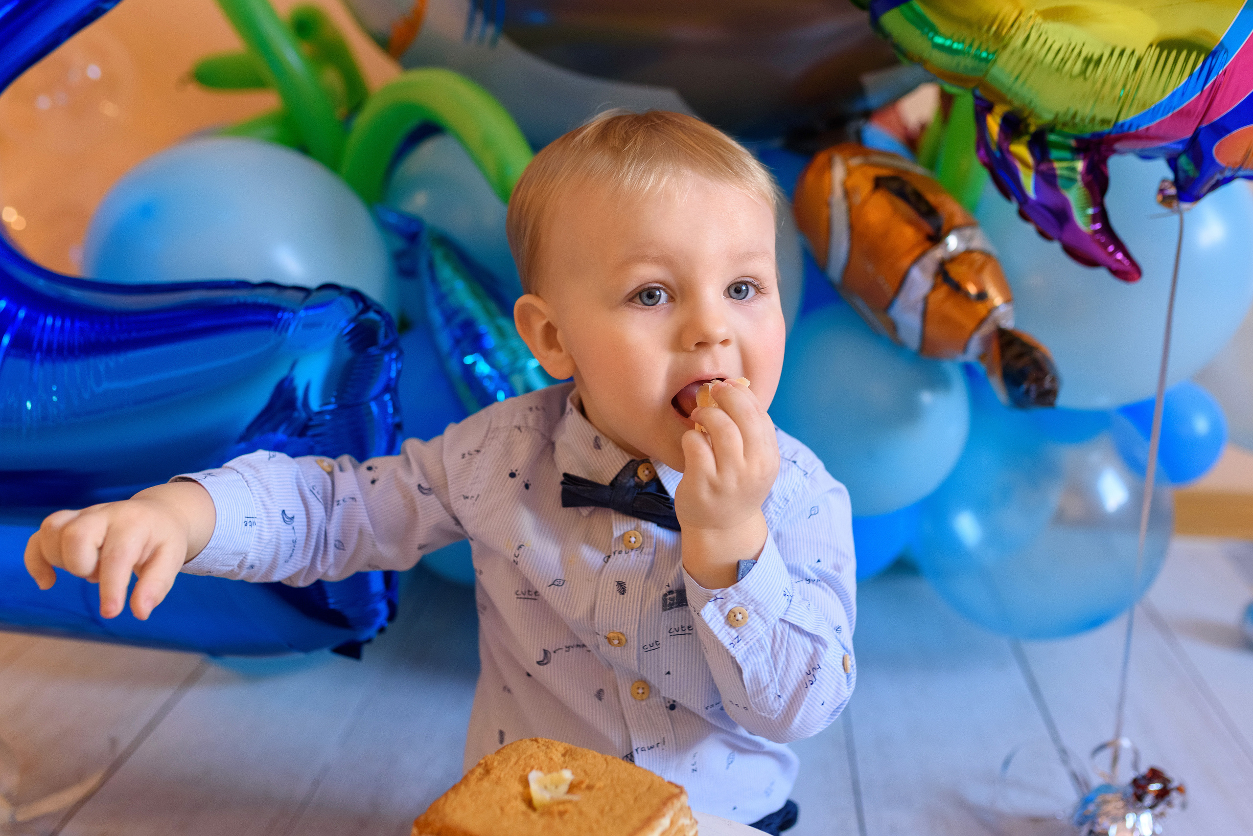 Домашняя семейная съёмка, посвященная 2-летию малыша. Семейный фотограф и фотограф новорожденных в Вильнюсе Ирина Беленкевич