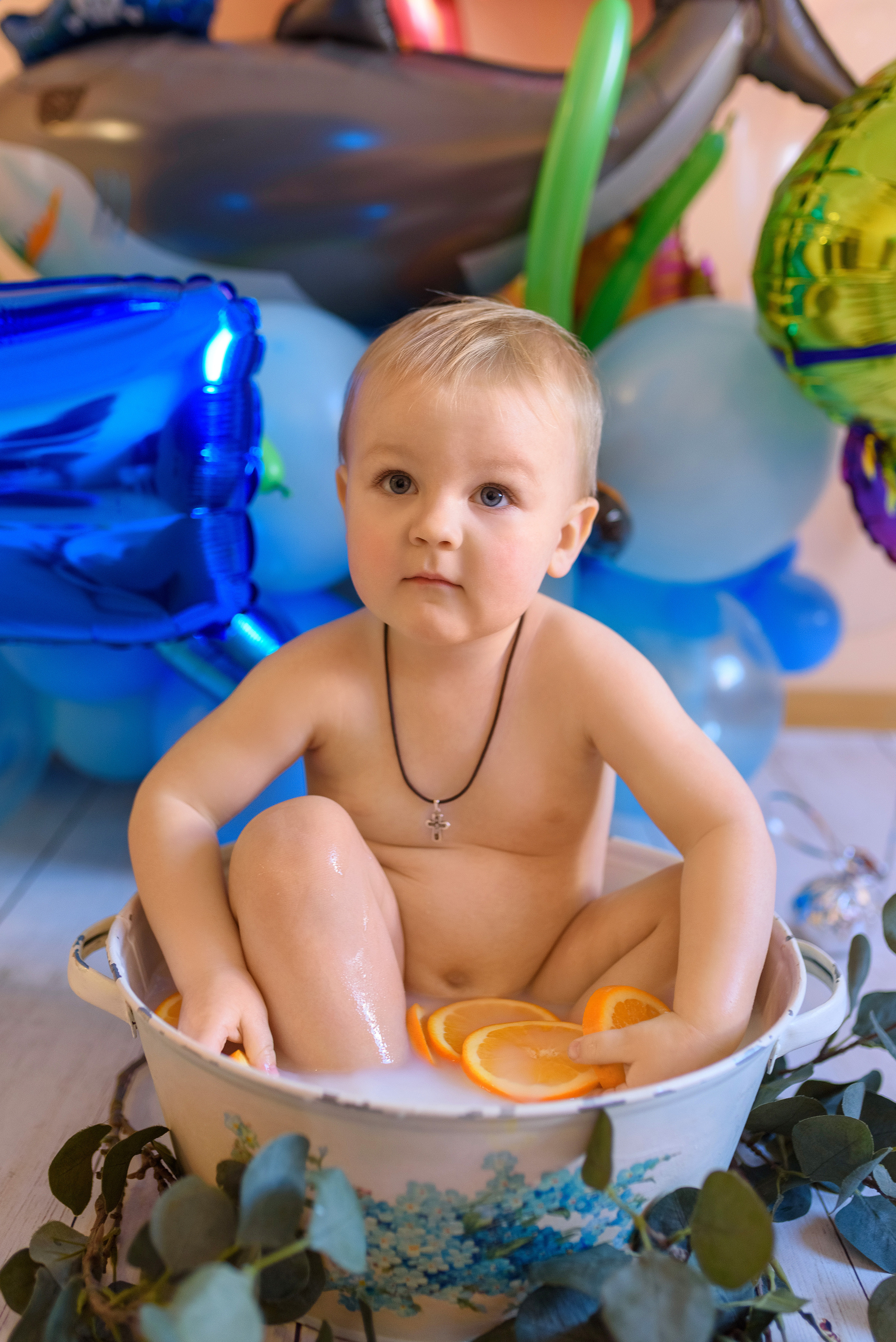 Домашняя семейная съёмка, посвященная 2-летию малыша. Семейный фотограф и фотограф новорожденных в Вильнюсе Ирина Беленкевич