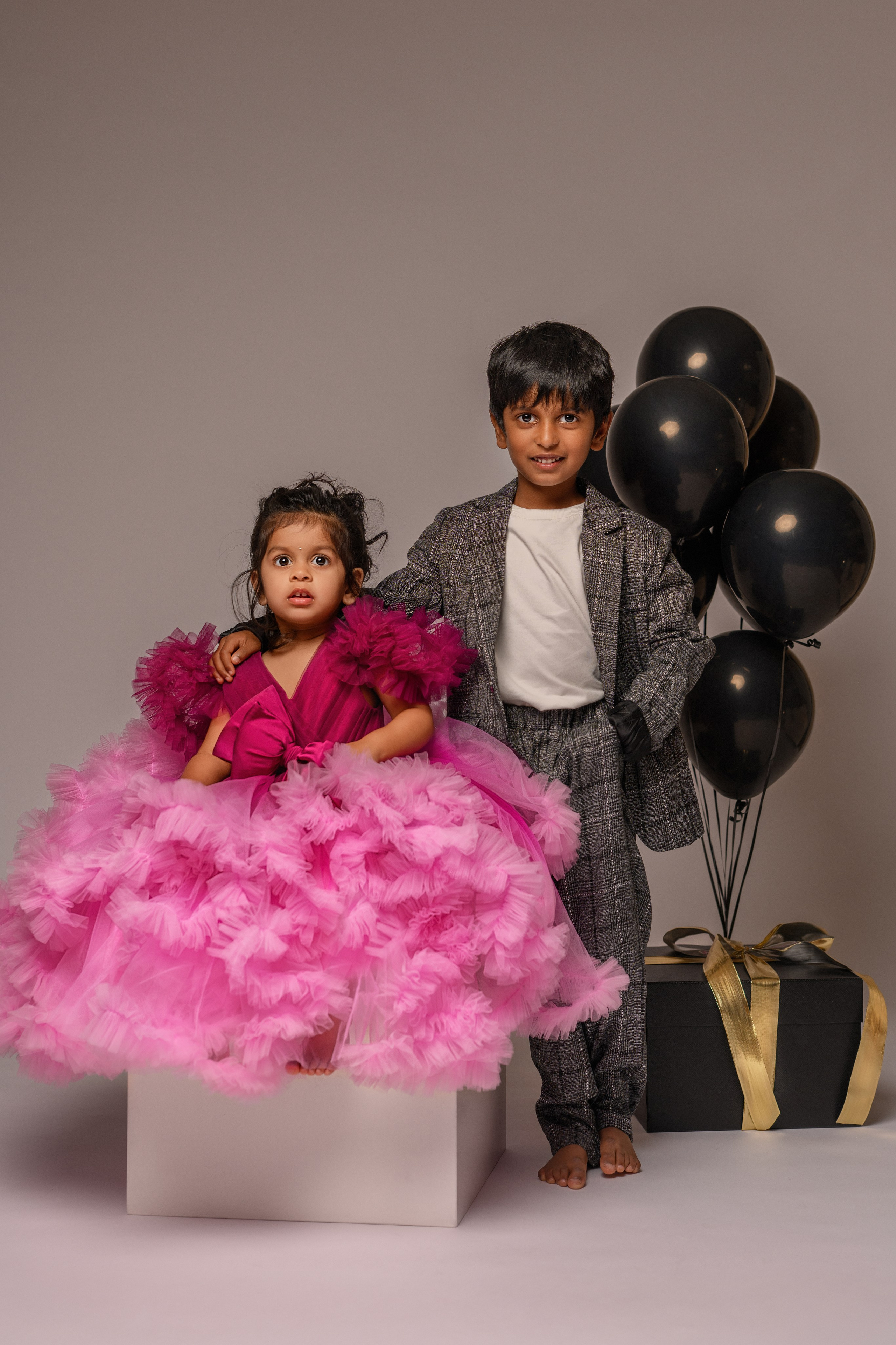 Mounica’s family. Wedding & portrait photography in the Seattle Area. Helen Michelle photographer