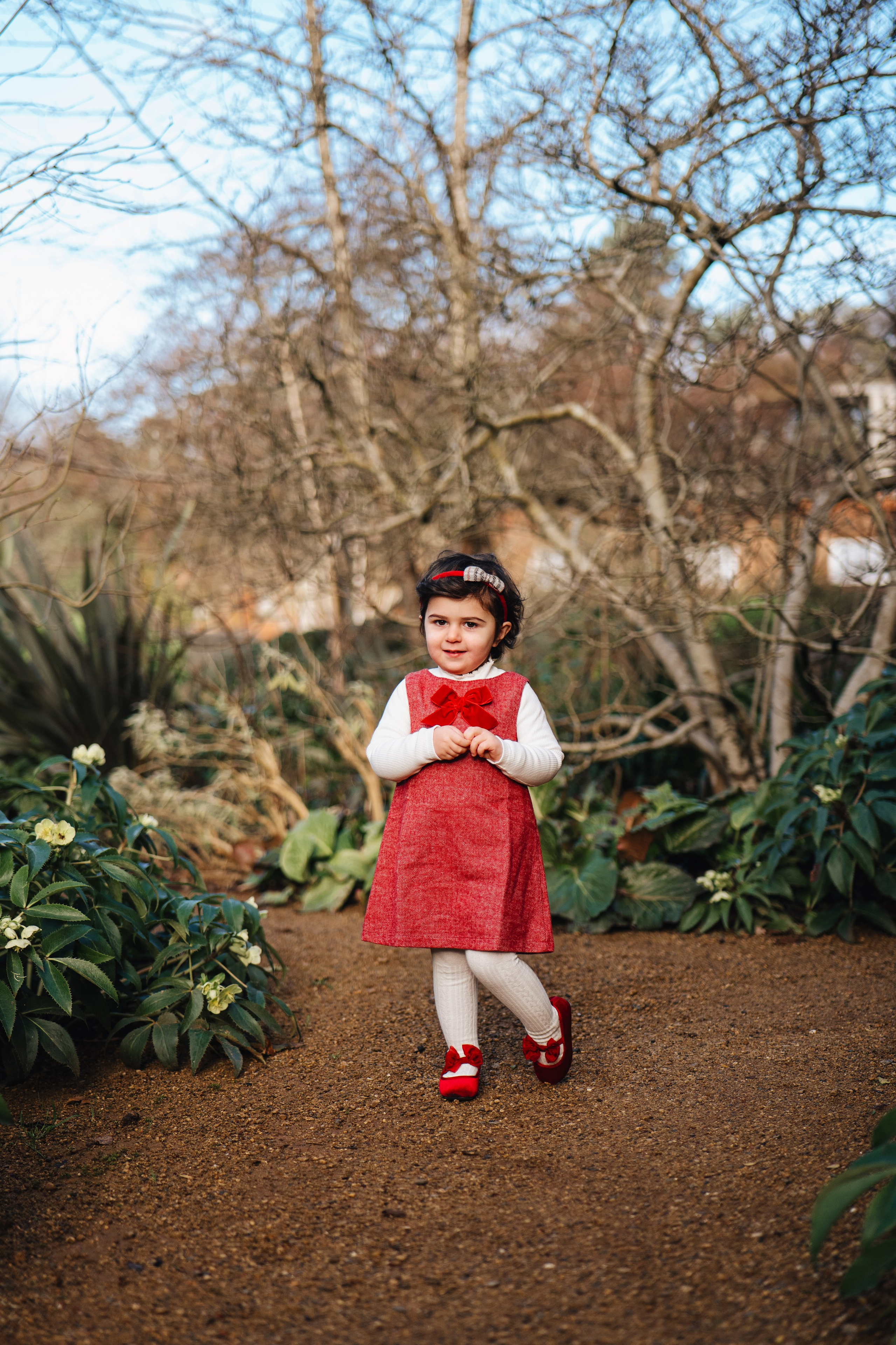 Сhild photoshoot in London’s The Hill Garden and Pergola. Wedding and family photographer in London