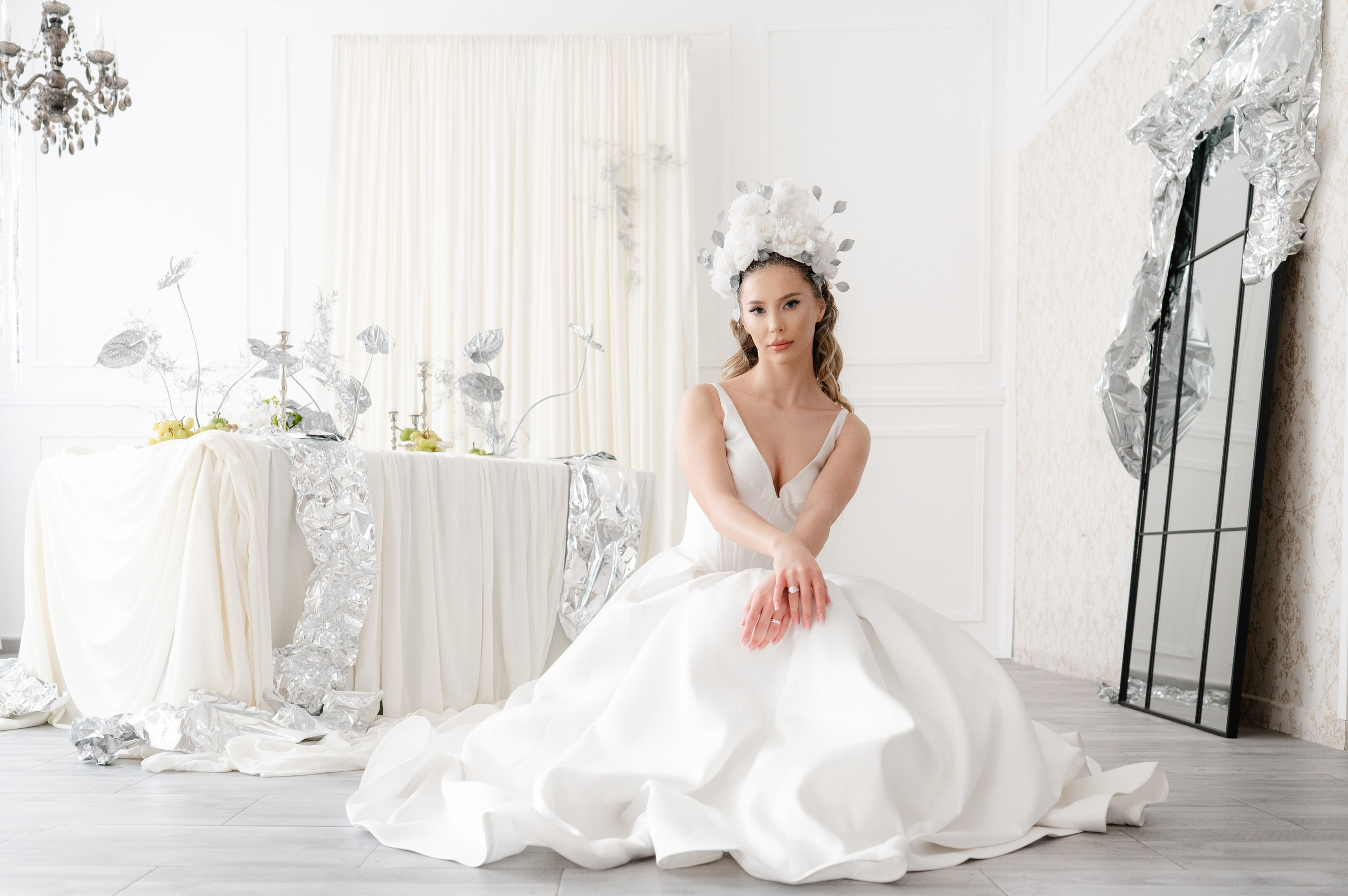 Bride with a concept silver Chrome. Alexandra Hanu Photographer