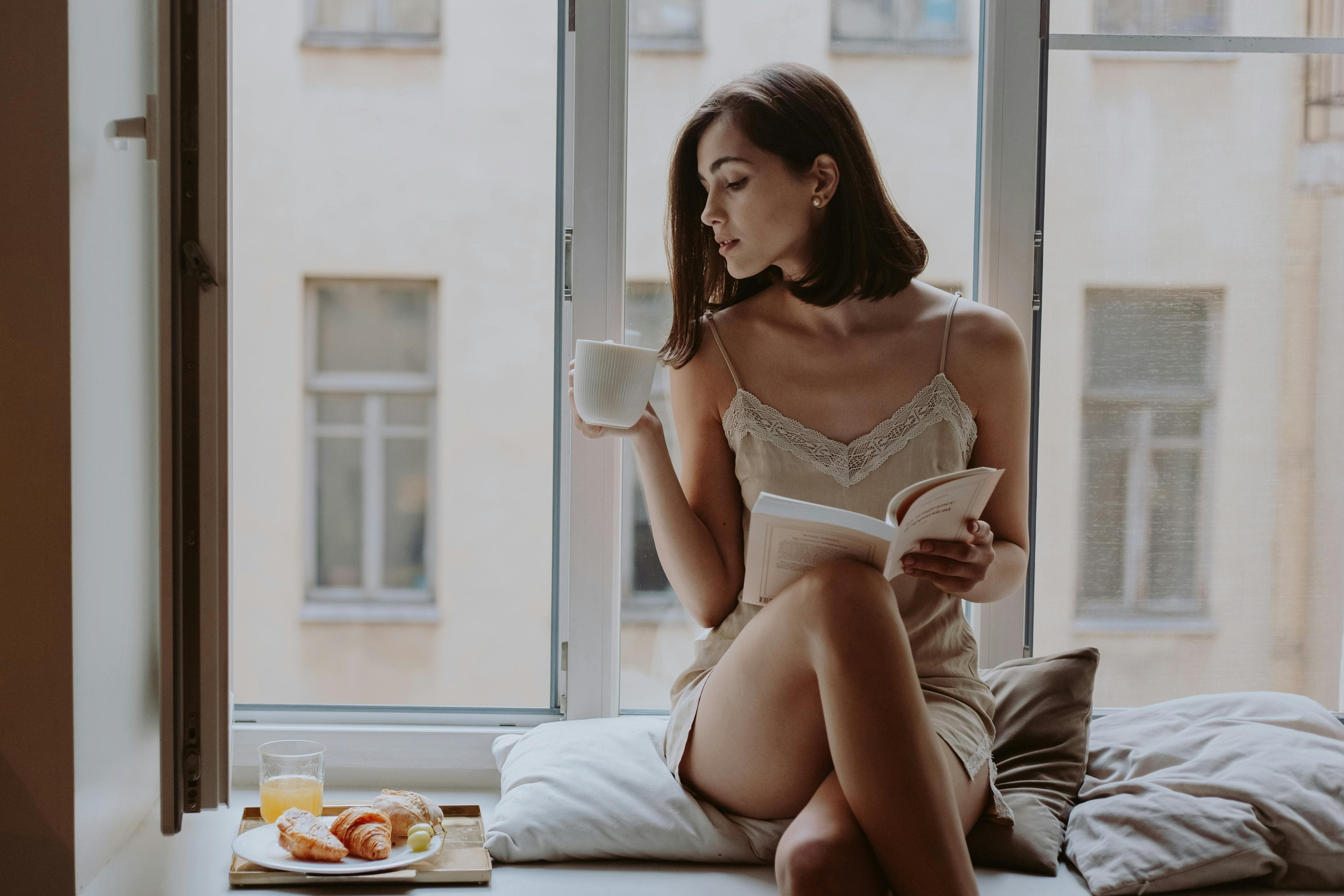 Lifestyle portraits in France — Lia’s Morning Story. Alice Bell — Wedding photographer in New York